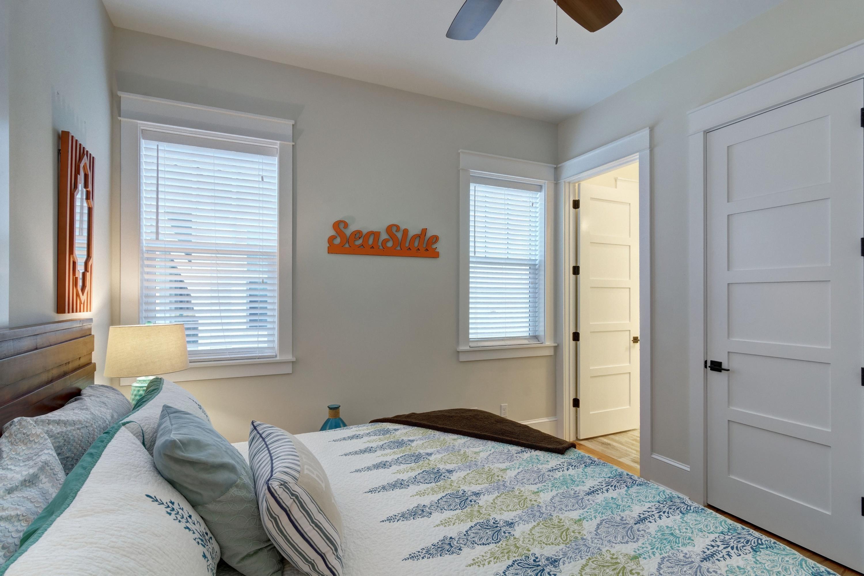 COTTAGES AT EASTERN LAKE - Residential