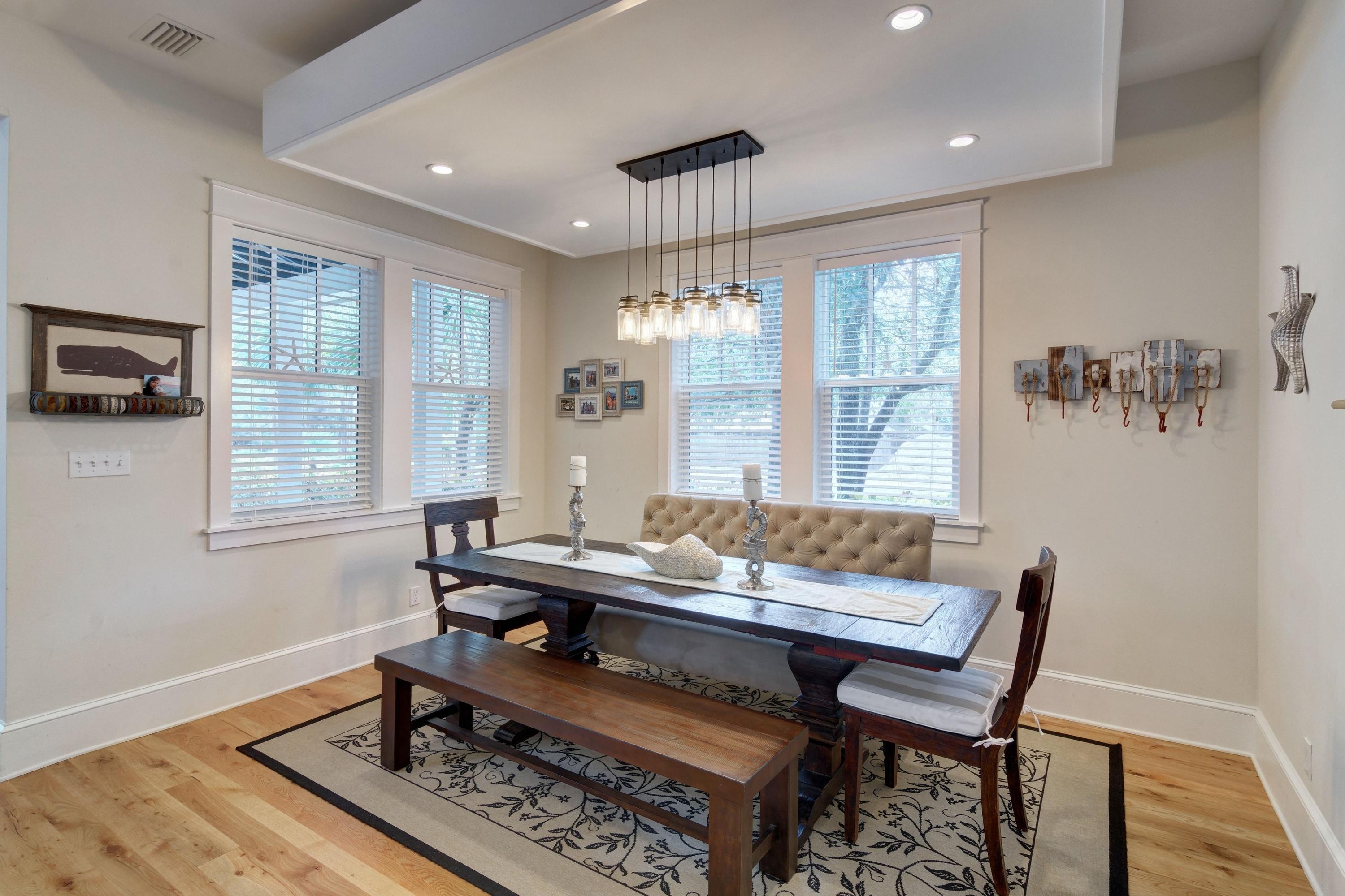 COTTAGES AT EASTERN LAKE - Residential