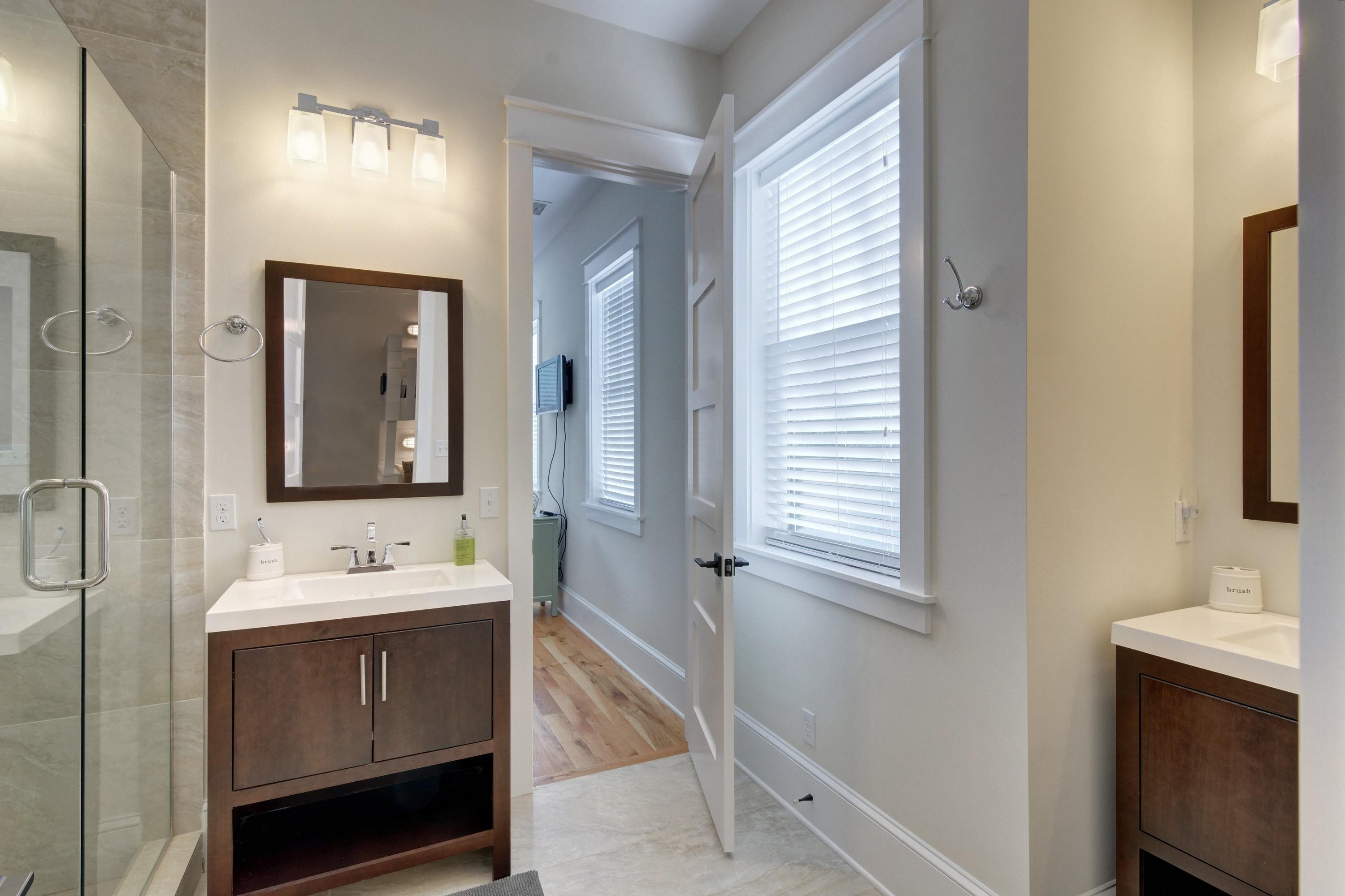 COTTAGES AT EASTERN LAKE - Residential