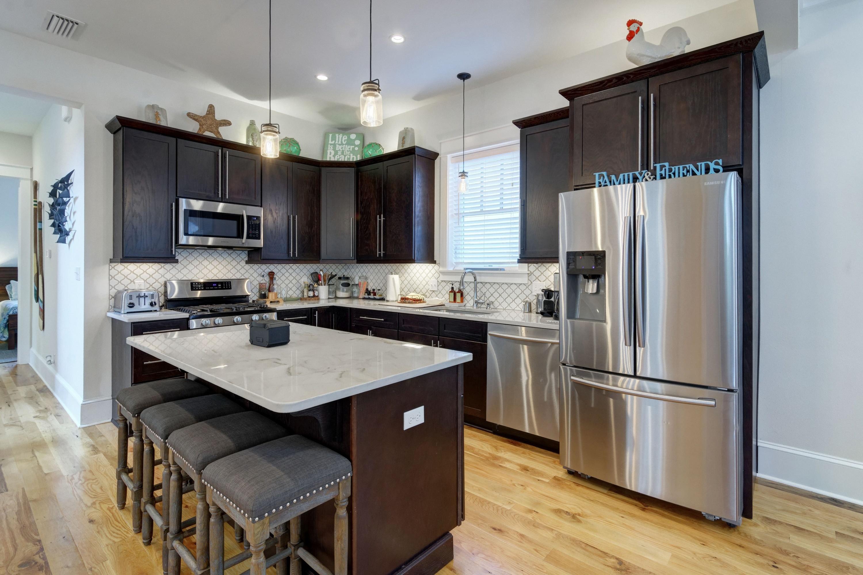 COTTAGES AT EASTERN LAKE - Residential