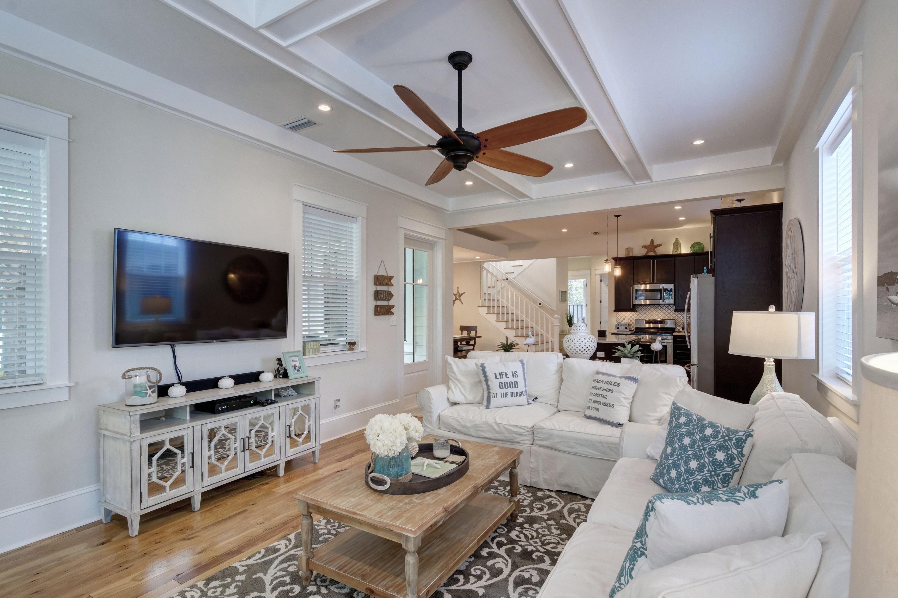 COTTAGES AT EASTERN LAKE - Residential