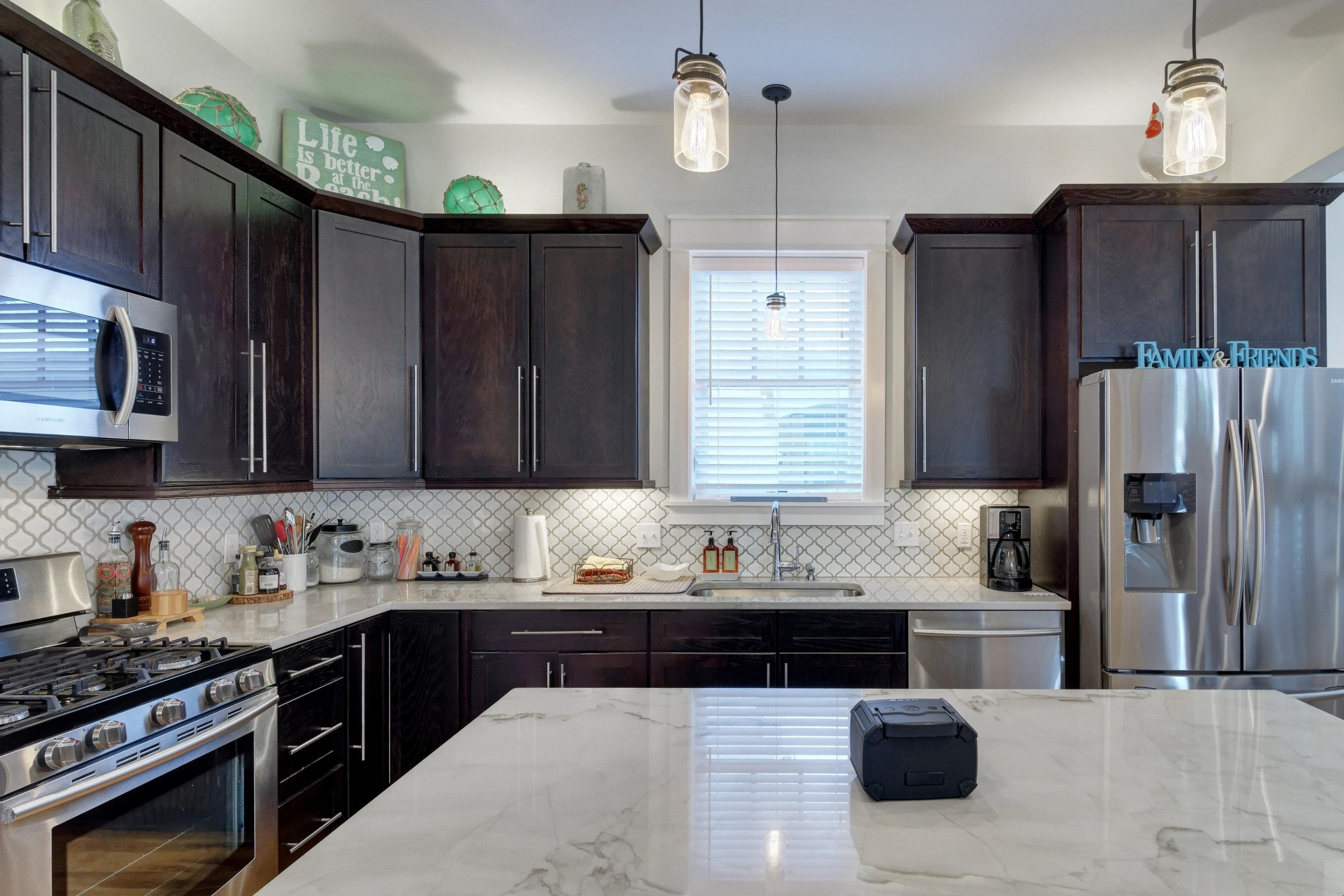 COTTAGES AT EASTERN LAKE - Residential