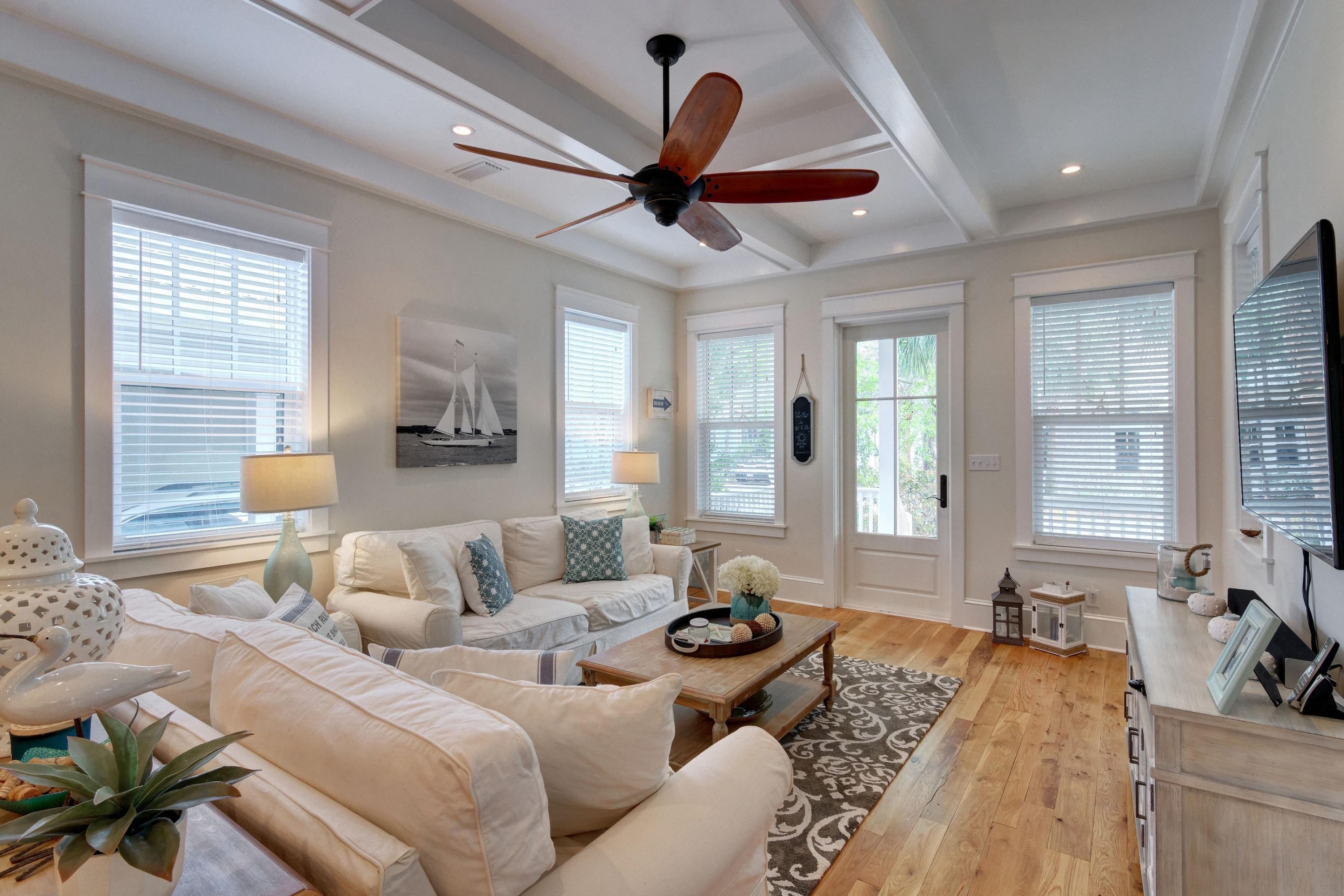 COTTAGES AT EASTERN LAKE - Residential