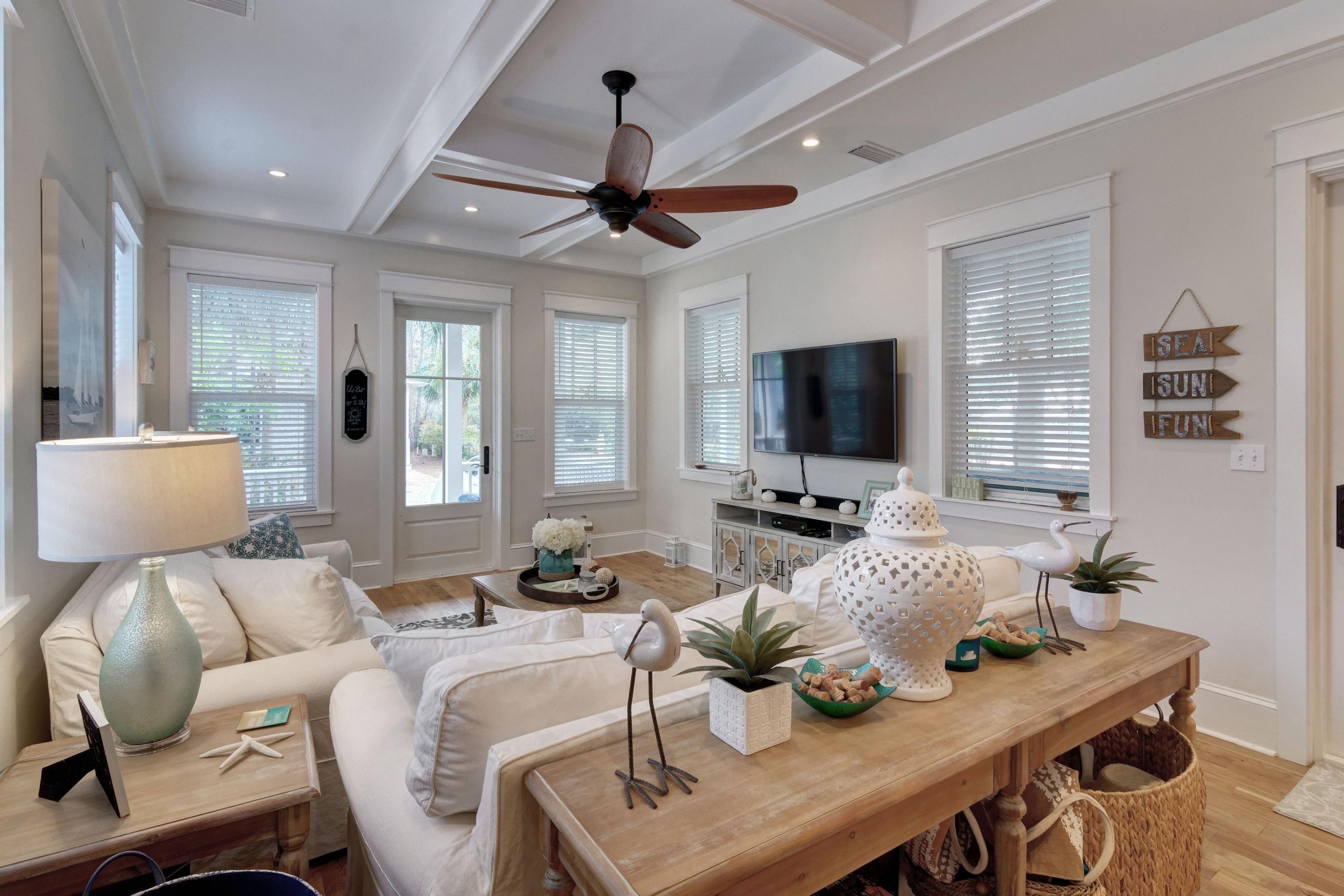 COTTAGES AT EASTERN LAKE - Residential