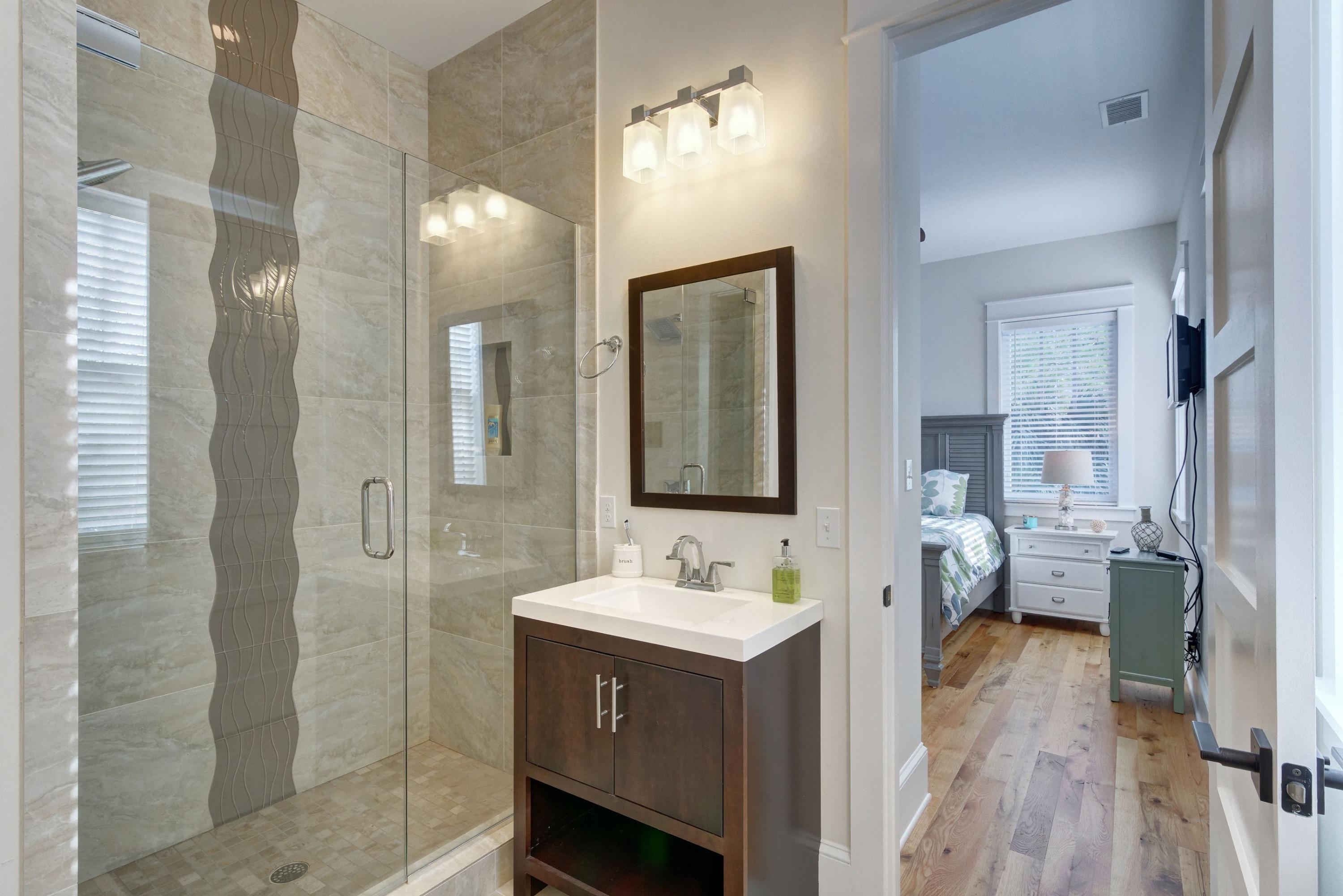 COTTAGES AT EASTERN LAKE - Residential