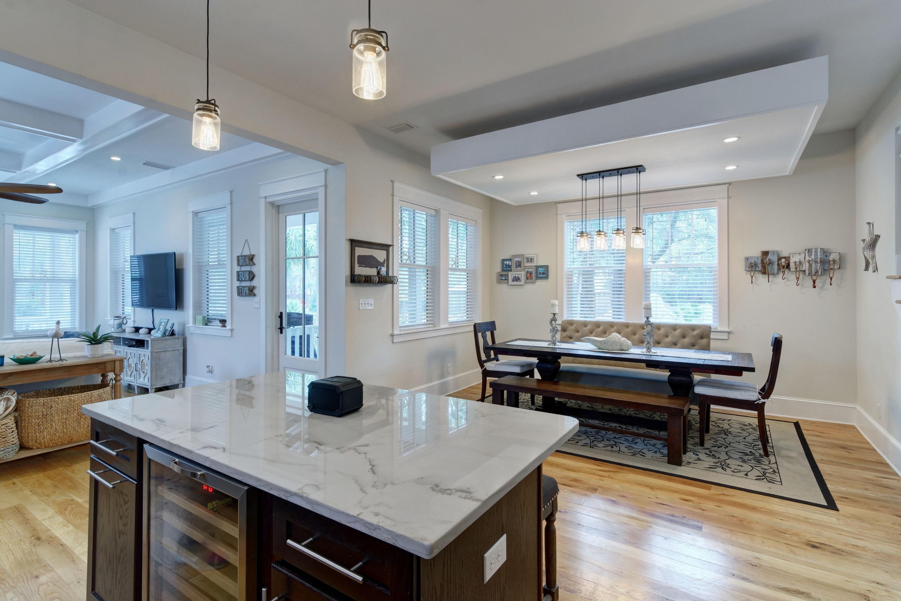 COTTAGES AT EASTERN LAKE - Residential