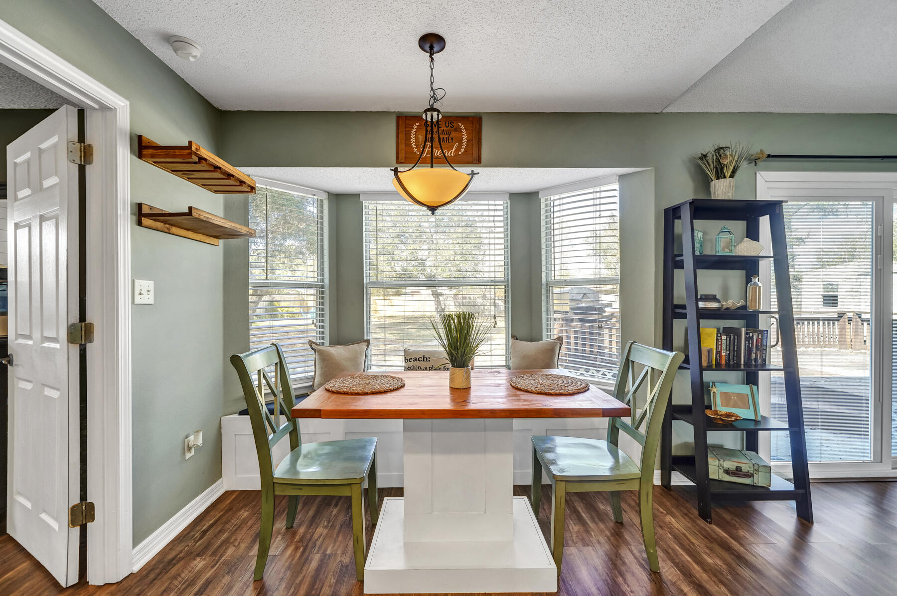 HOLLEY BY THE SEA - Residential