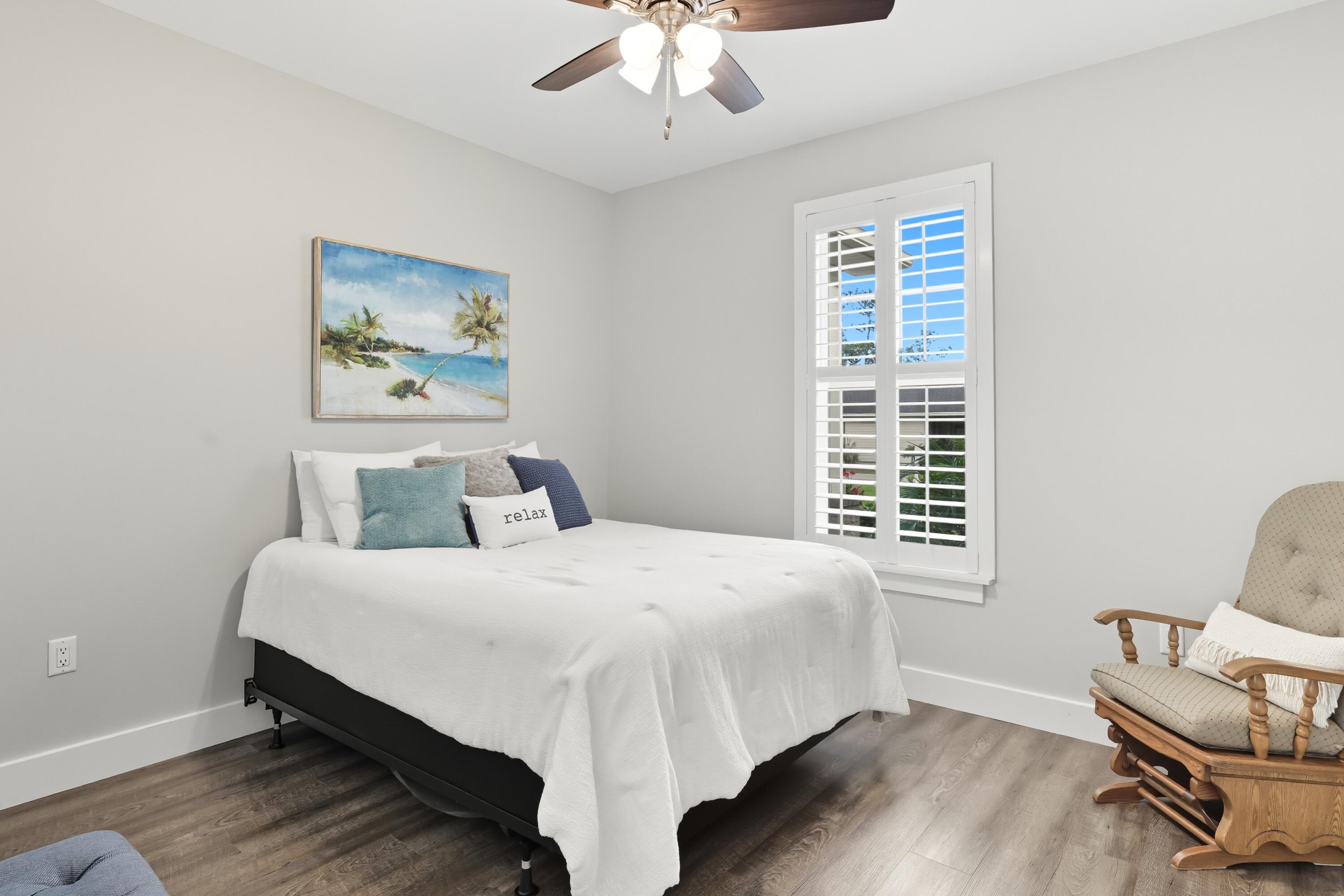 PELICAN BAY - Residential