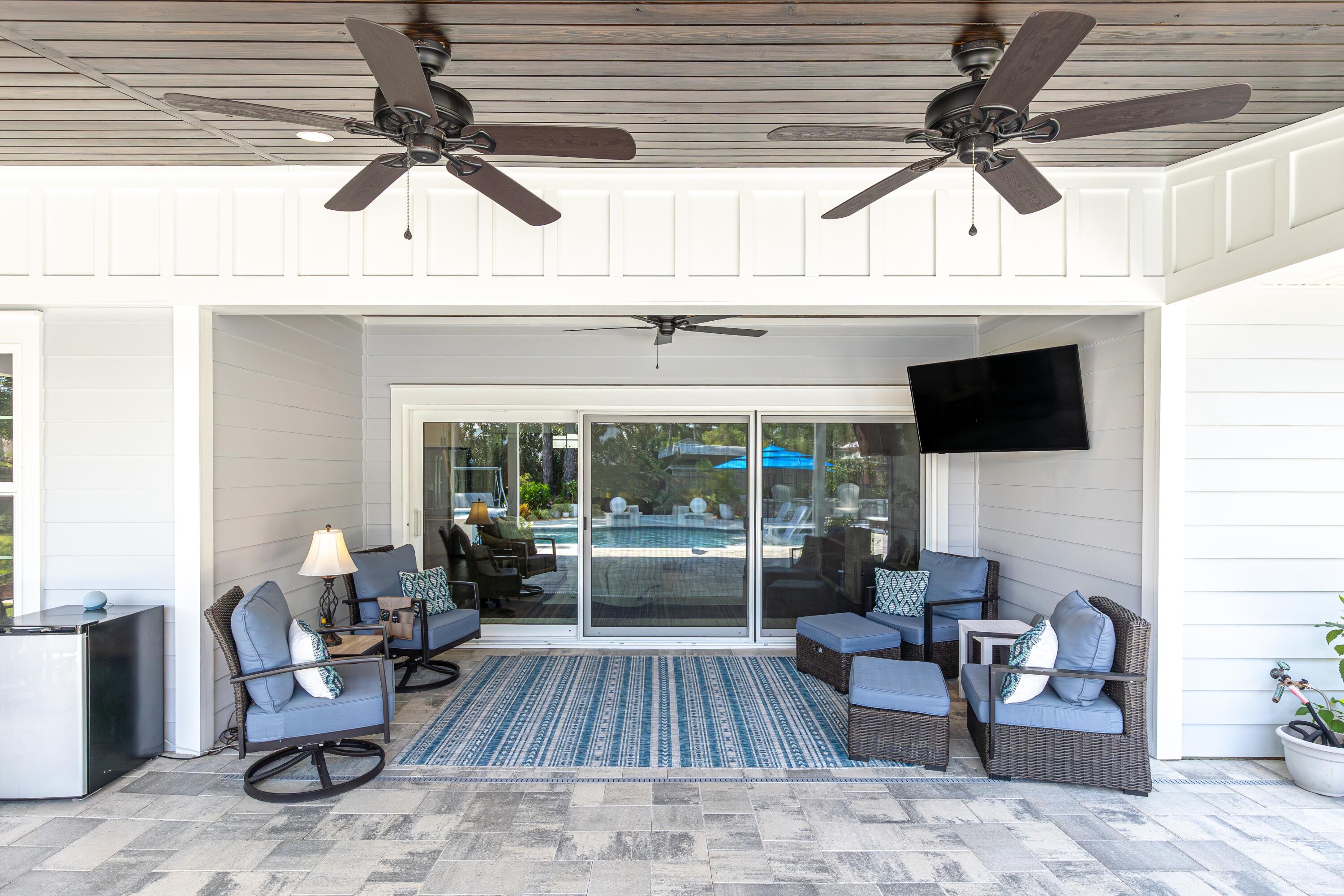 PELICAN BAY - Residential