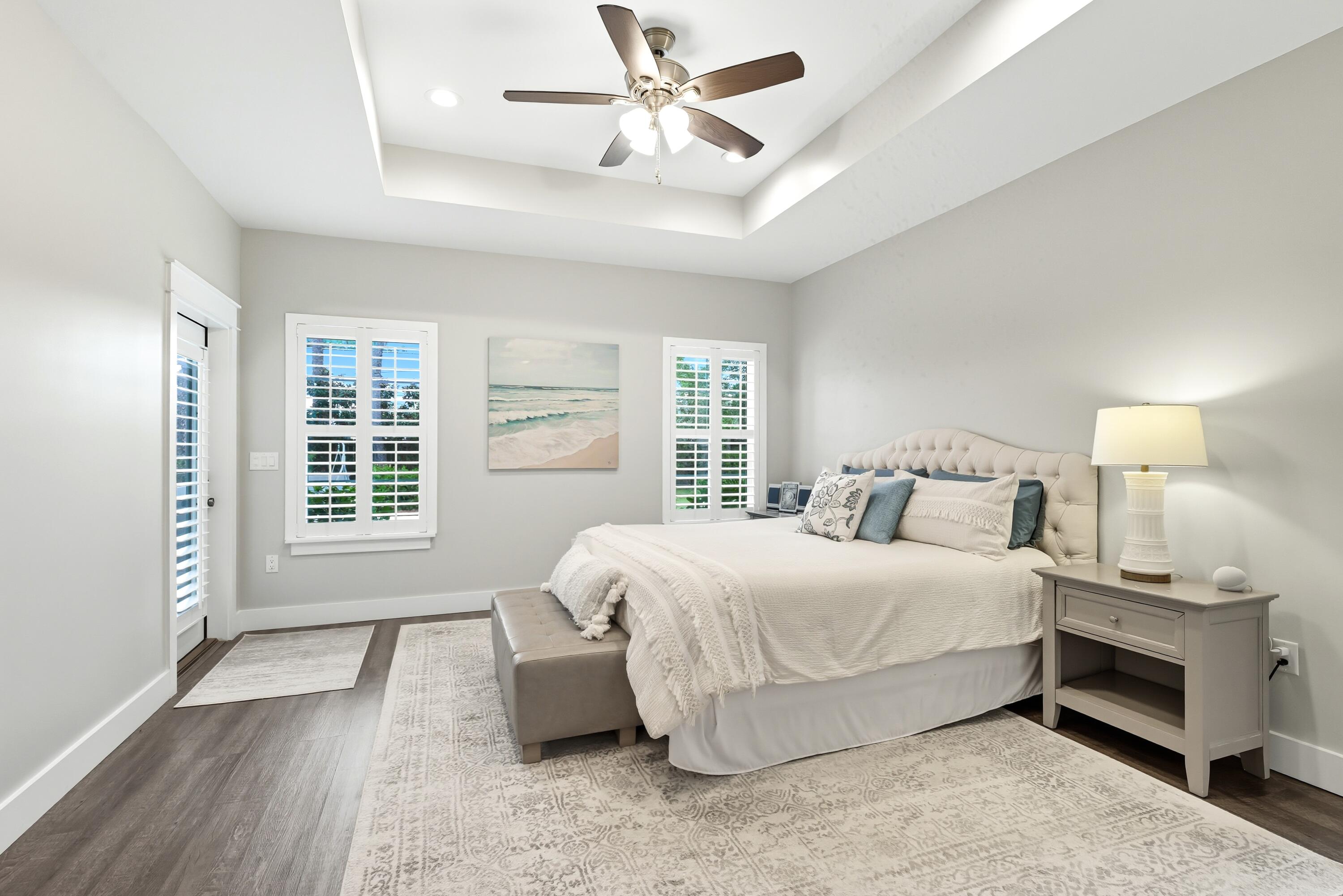 PELICAN BAY - Residential