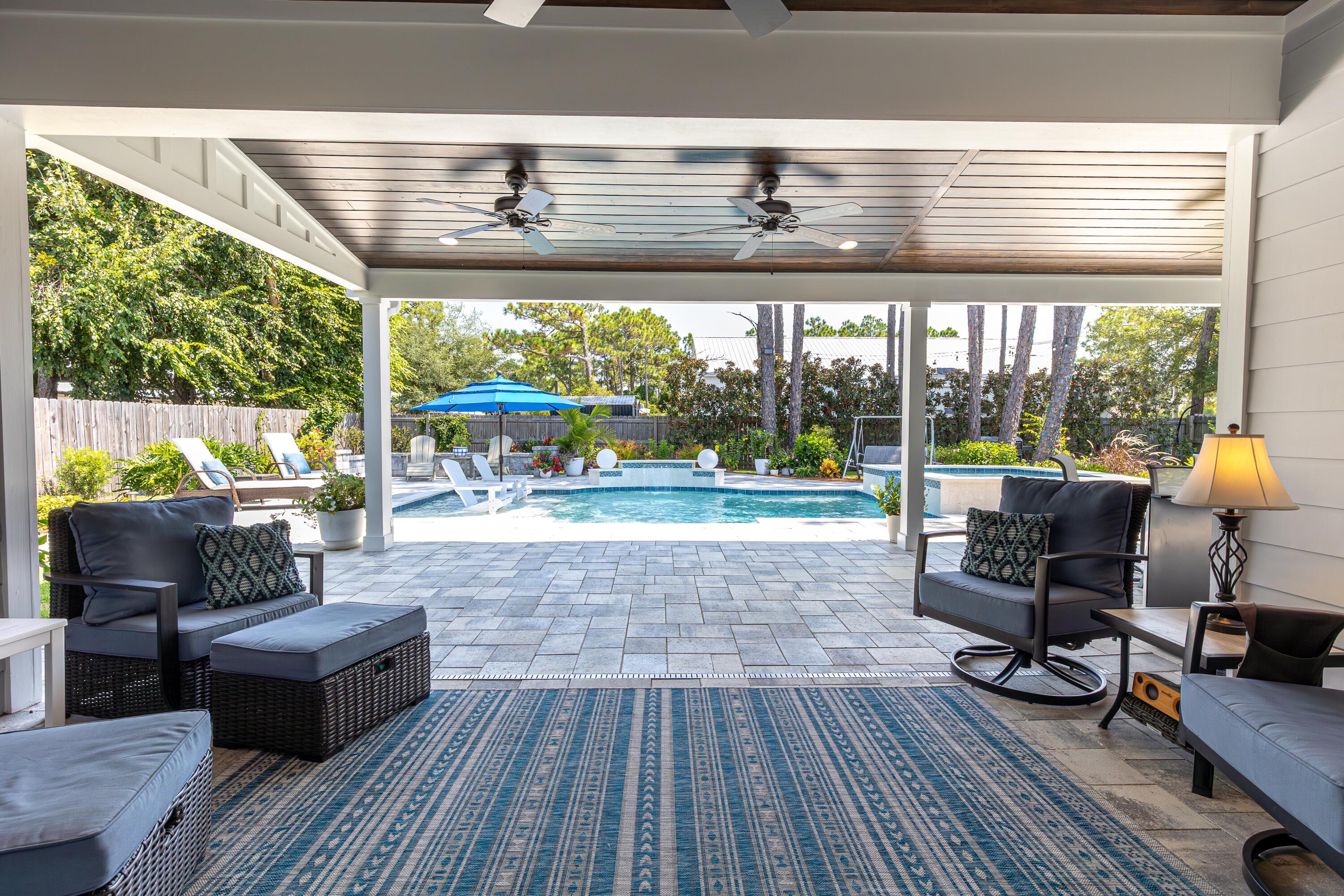 PELICAN BAY - Residential