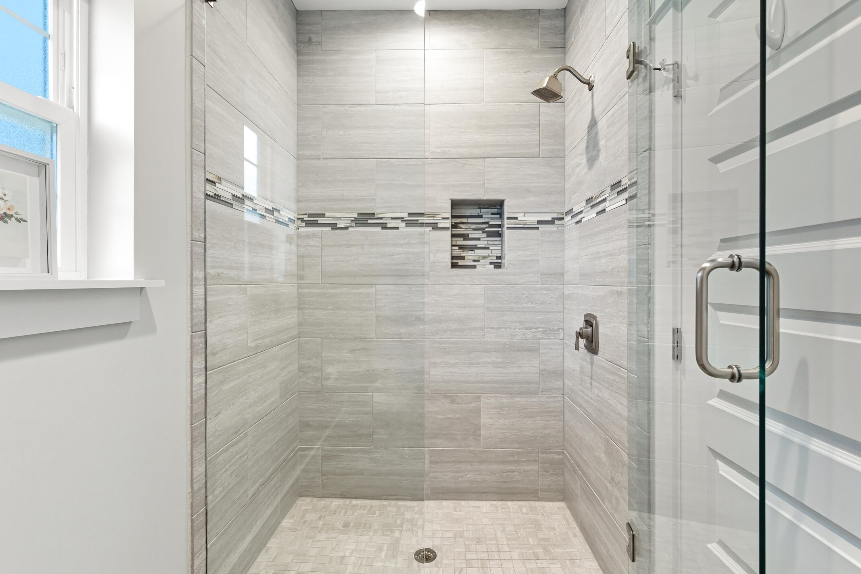 PELICAN BAY - Residential