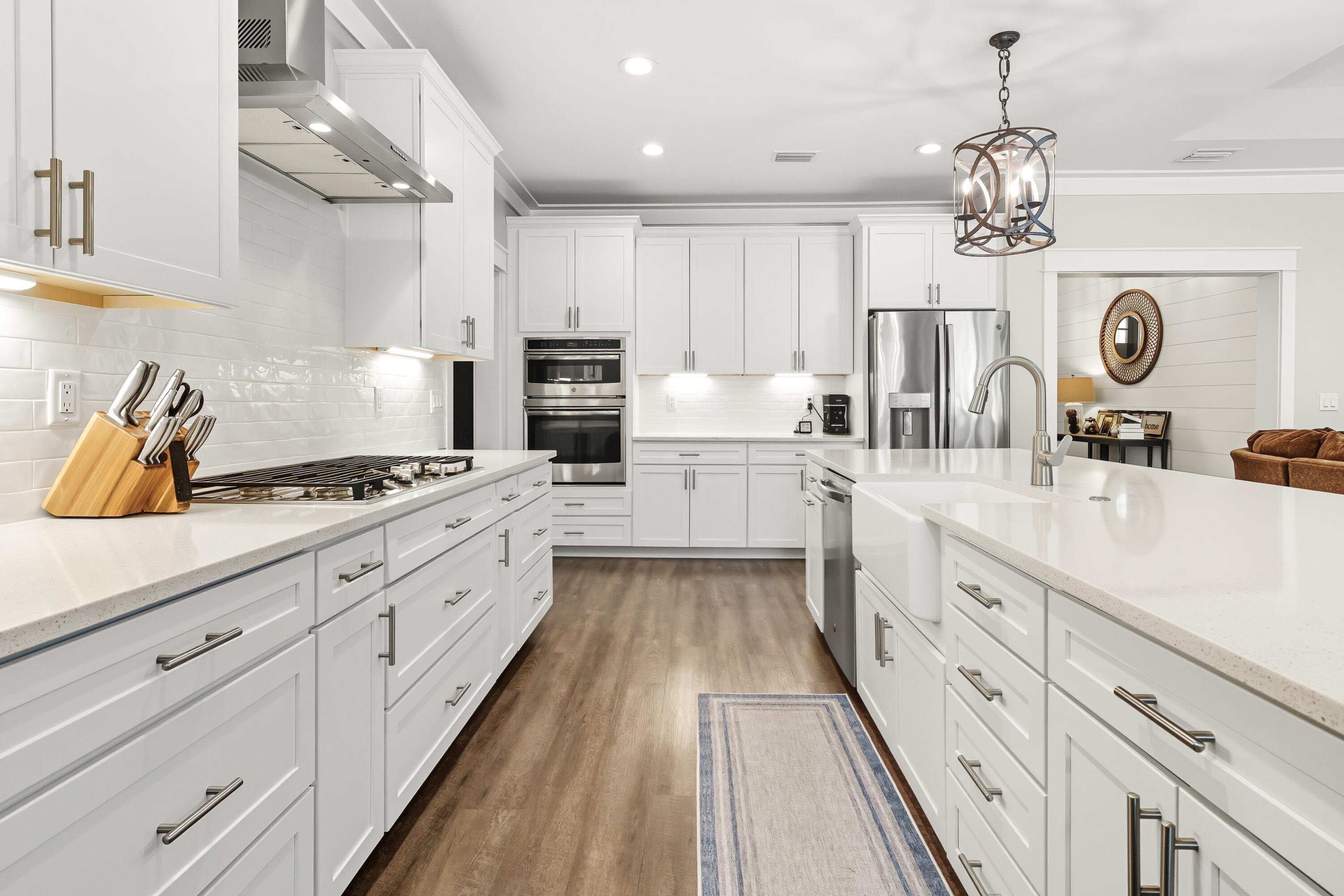 PELICAN BAY - Residential