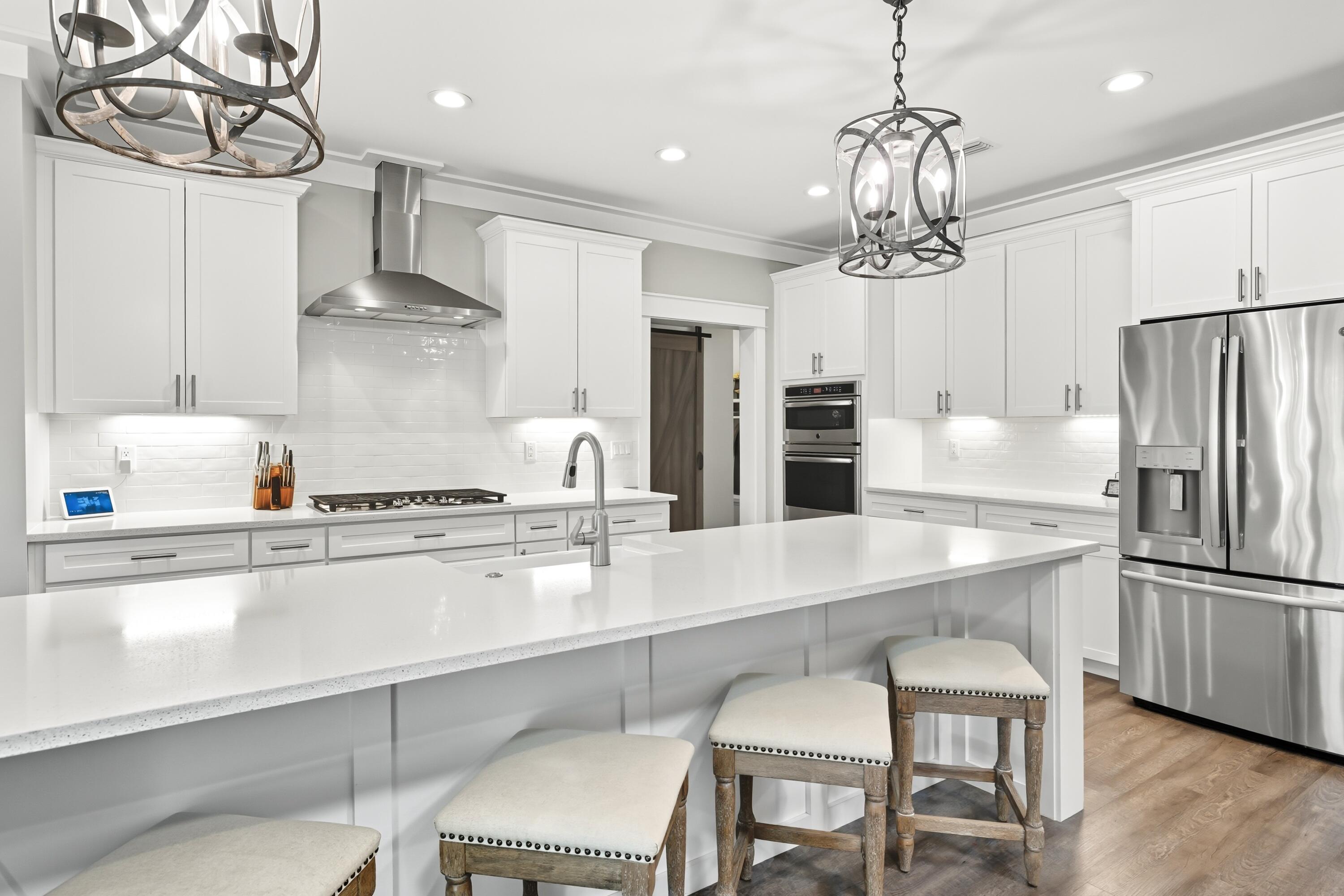 PELICAN BAY - Residential