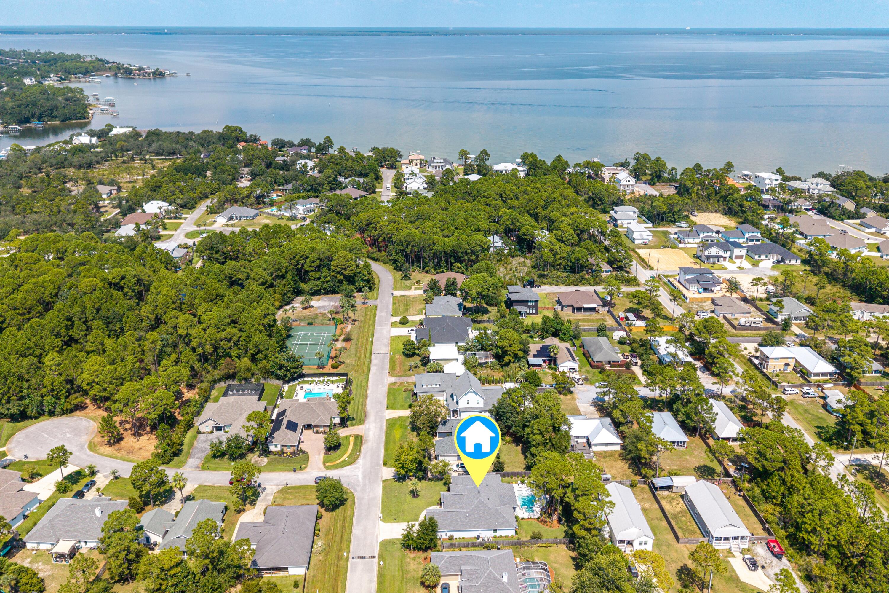 PELICAN BAY - Residential