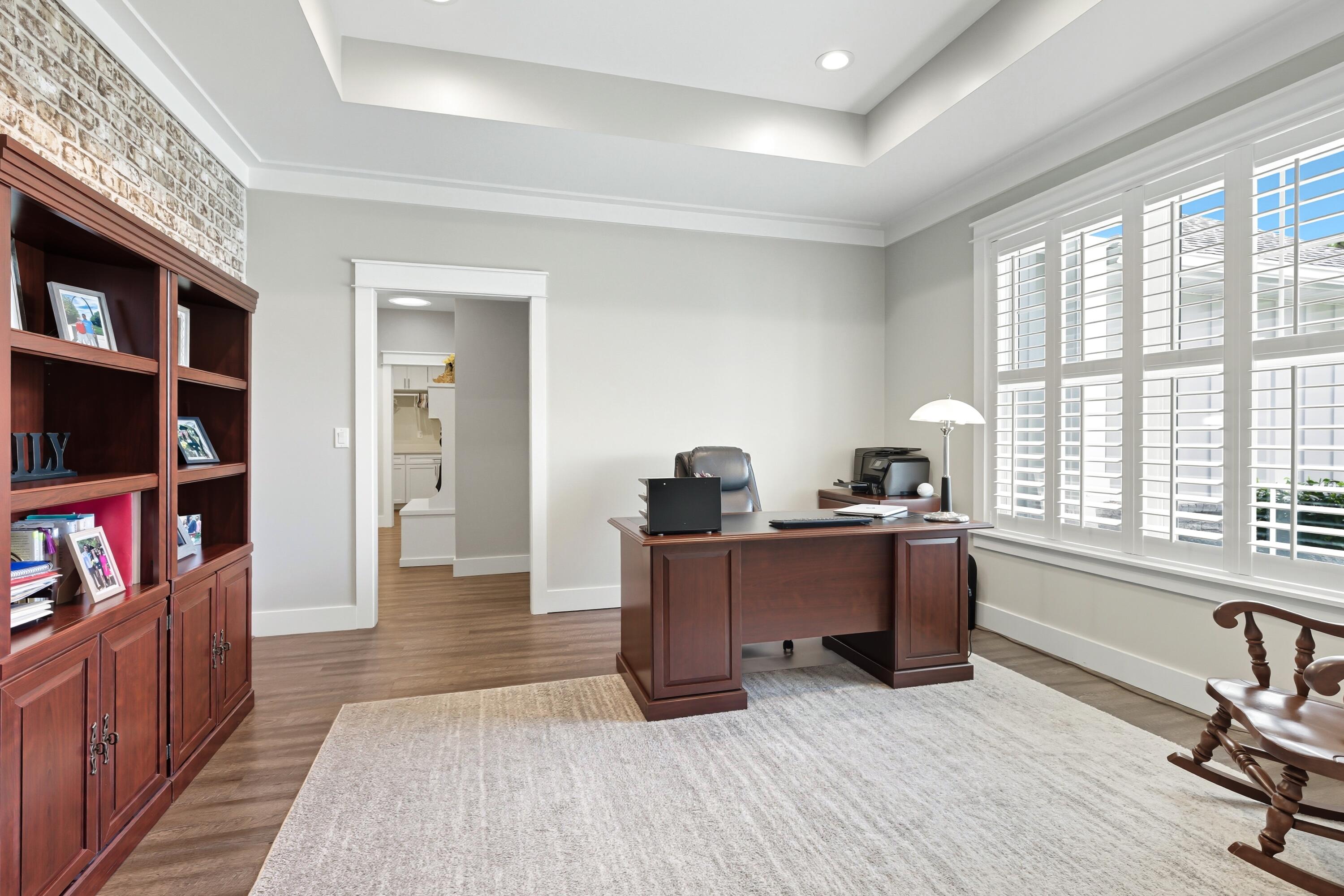 PELICAN BAY - Residential