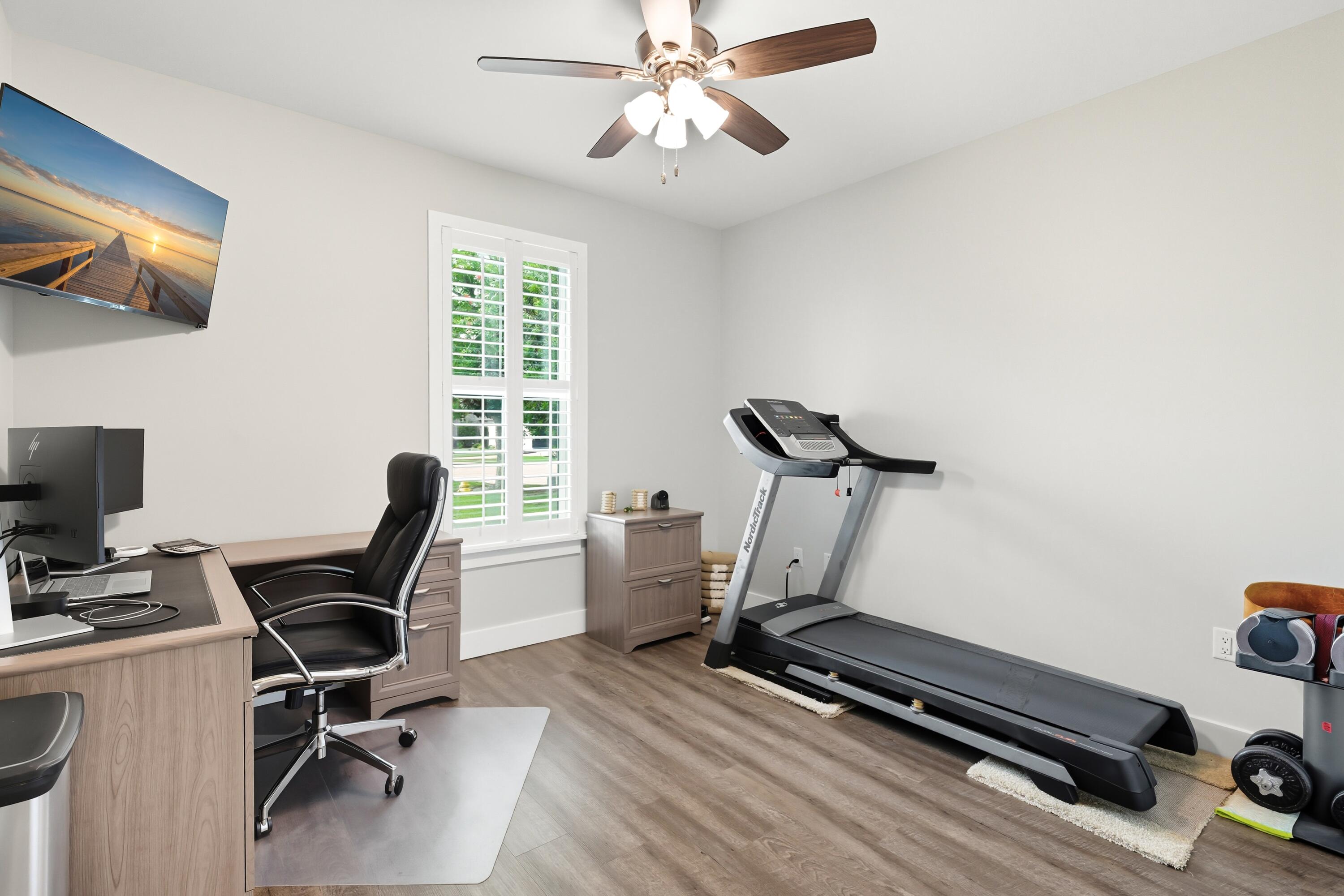 PELICAN BAY - Residential