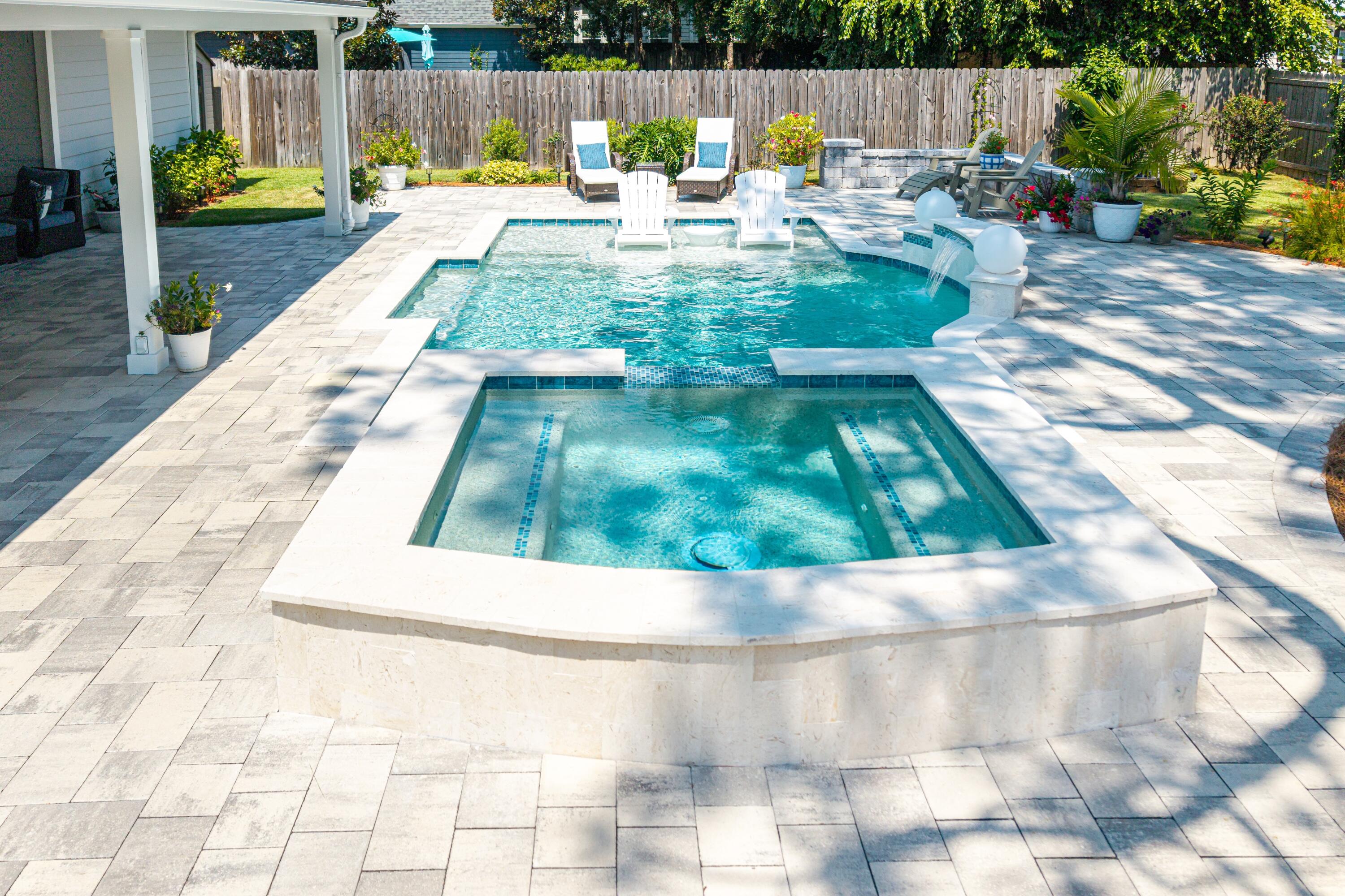 PELICAN BAY - Residential