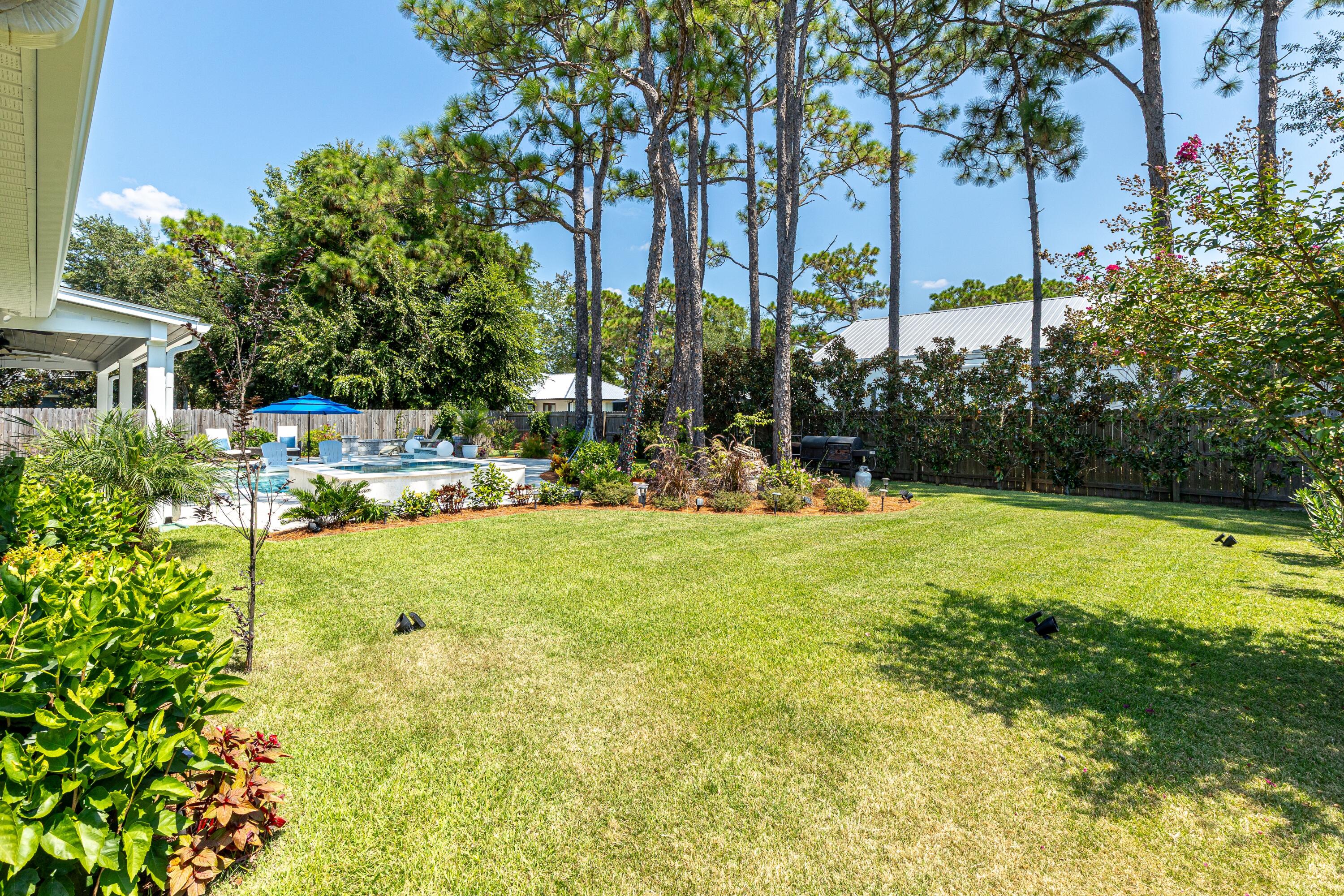 PELICAN BAY - Residential