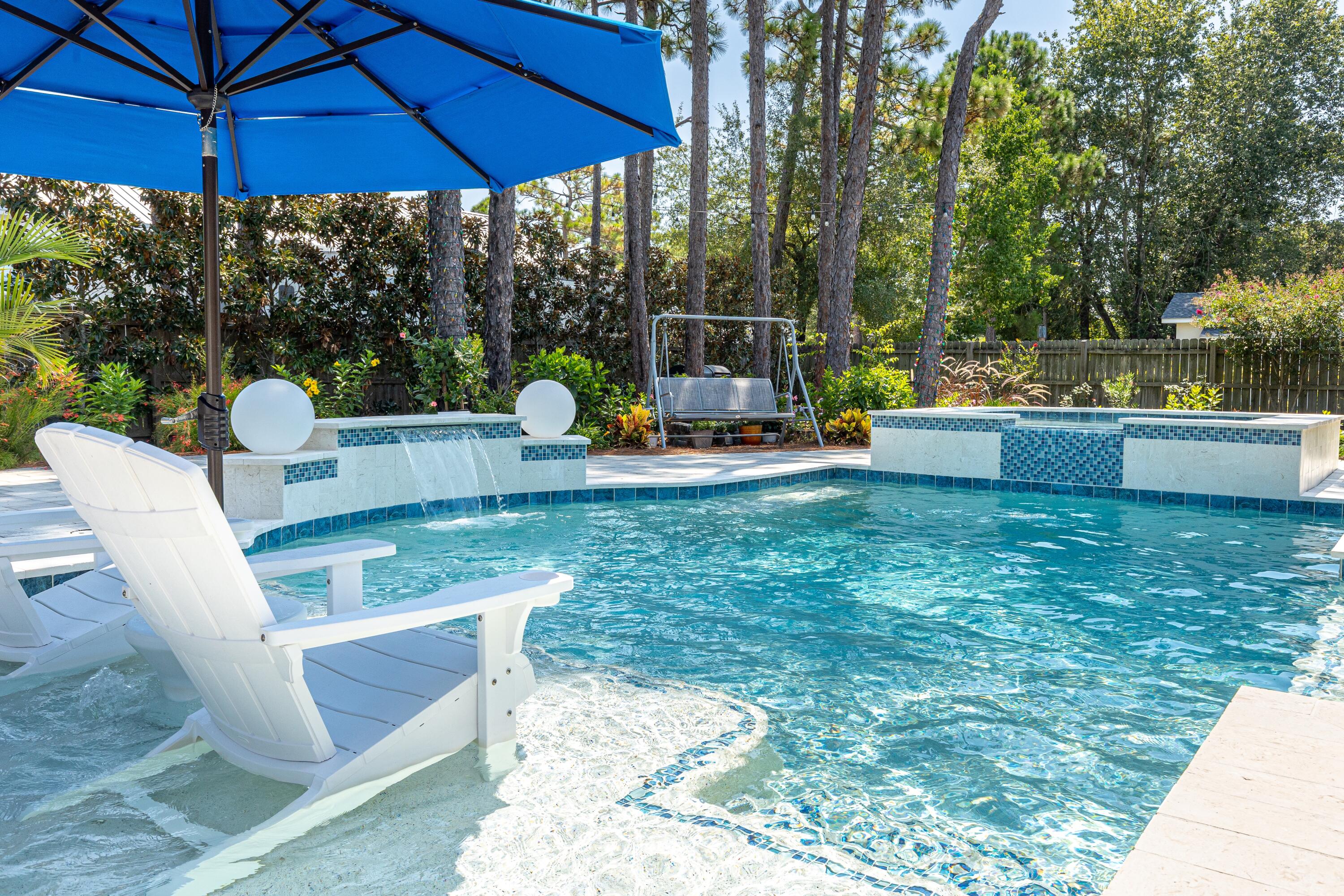 PELICAN BAY - Residential