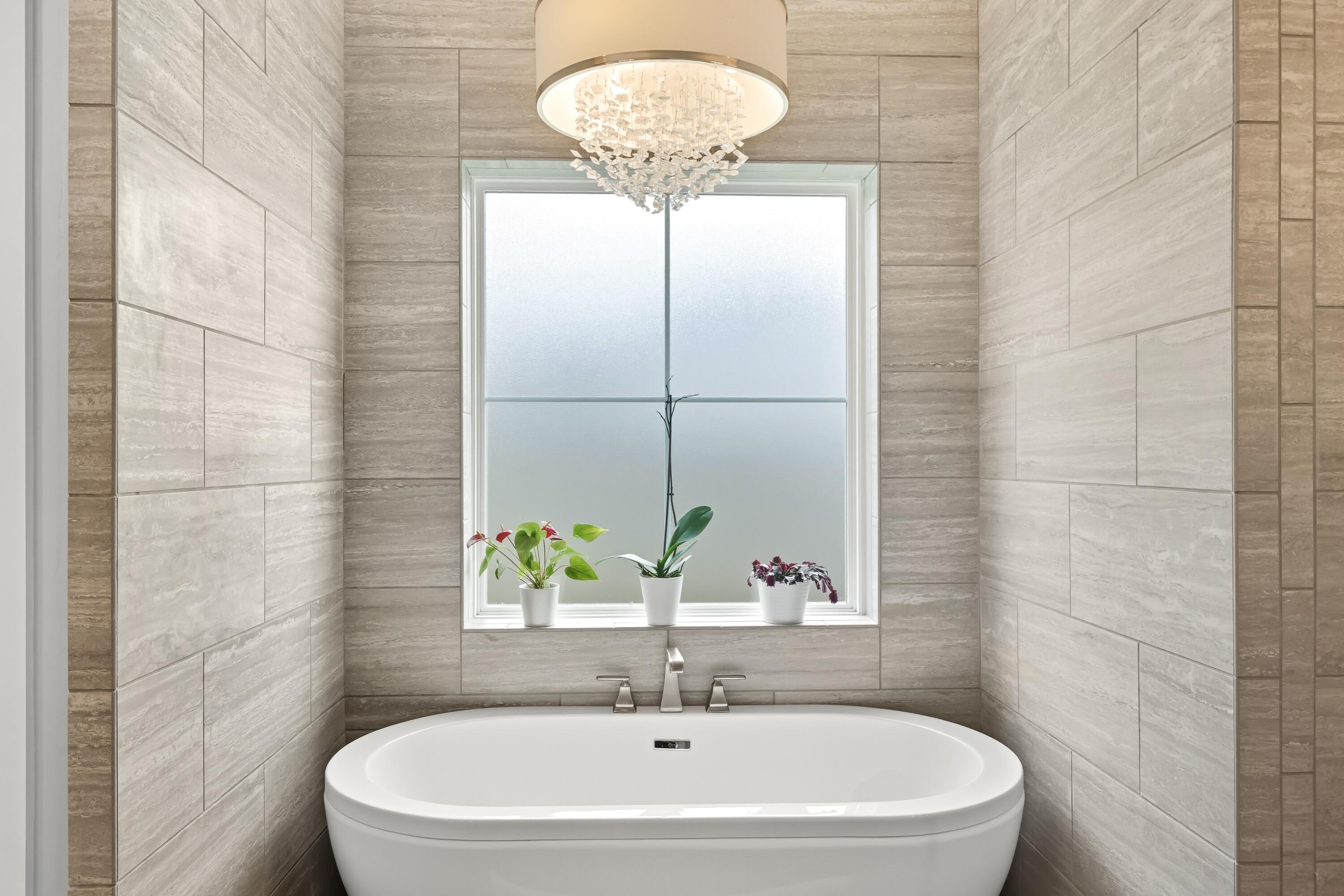 PELICAN BAY - Residential