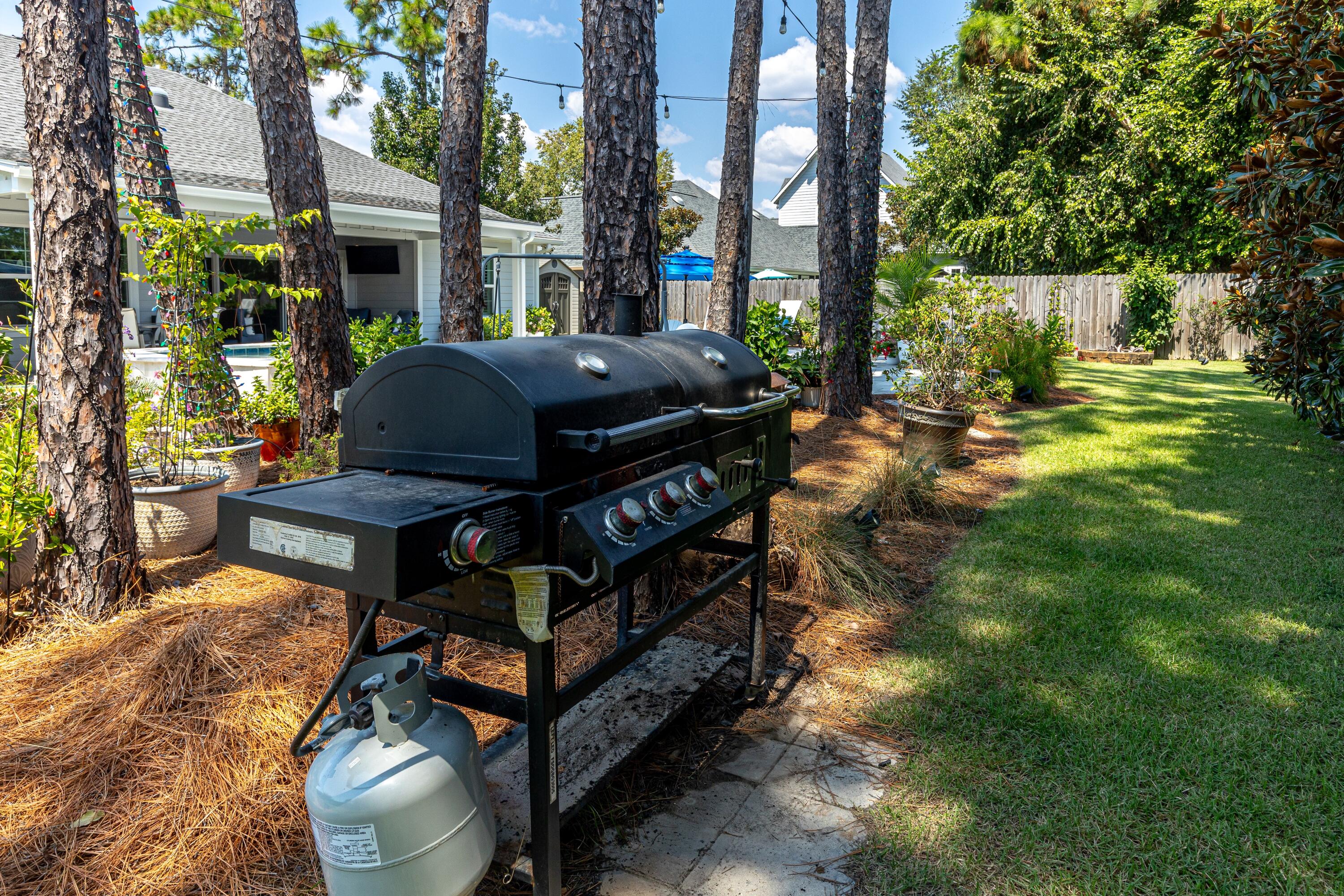 PELICAN BAY - Residential