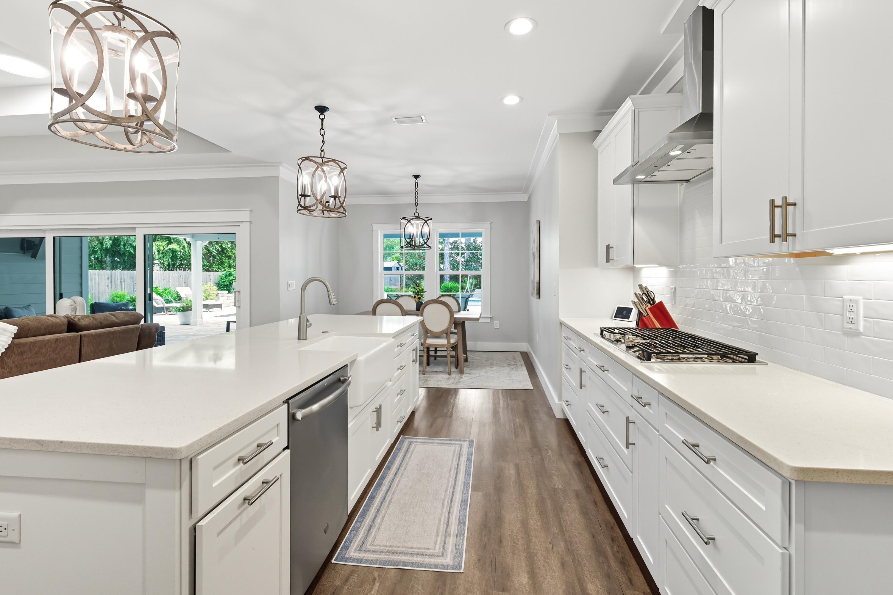 PELICAN BAY - Residential