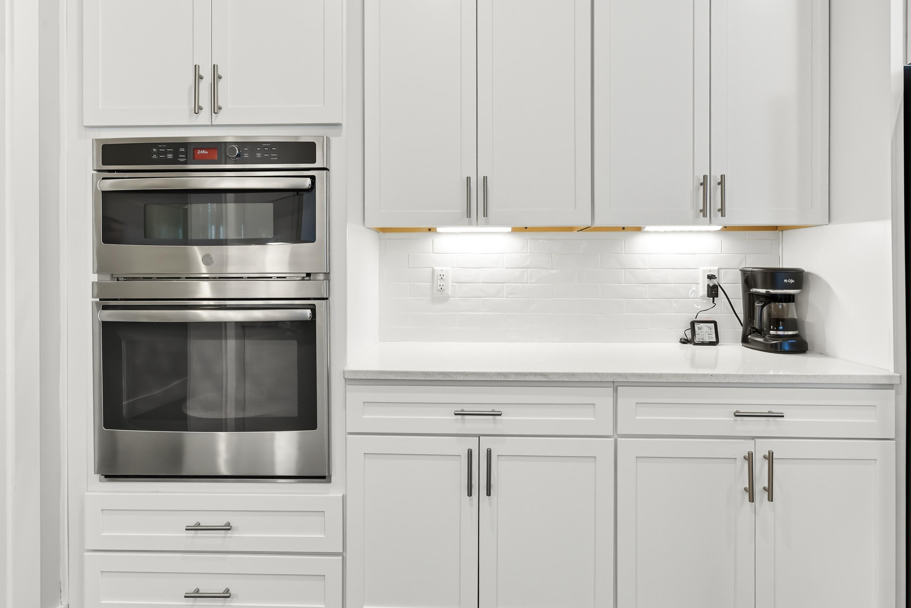 PELICAN BAY - Residential