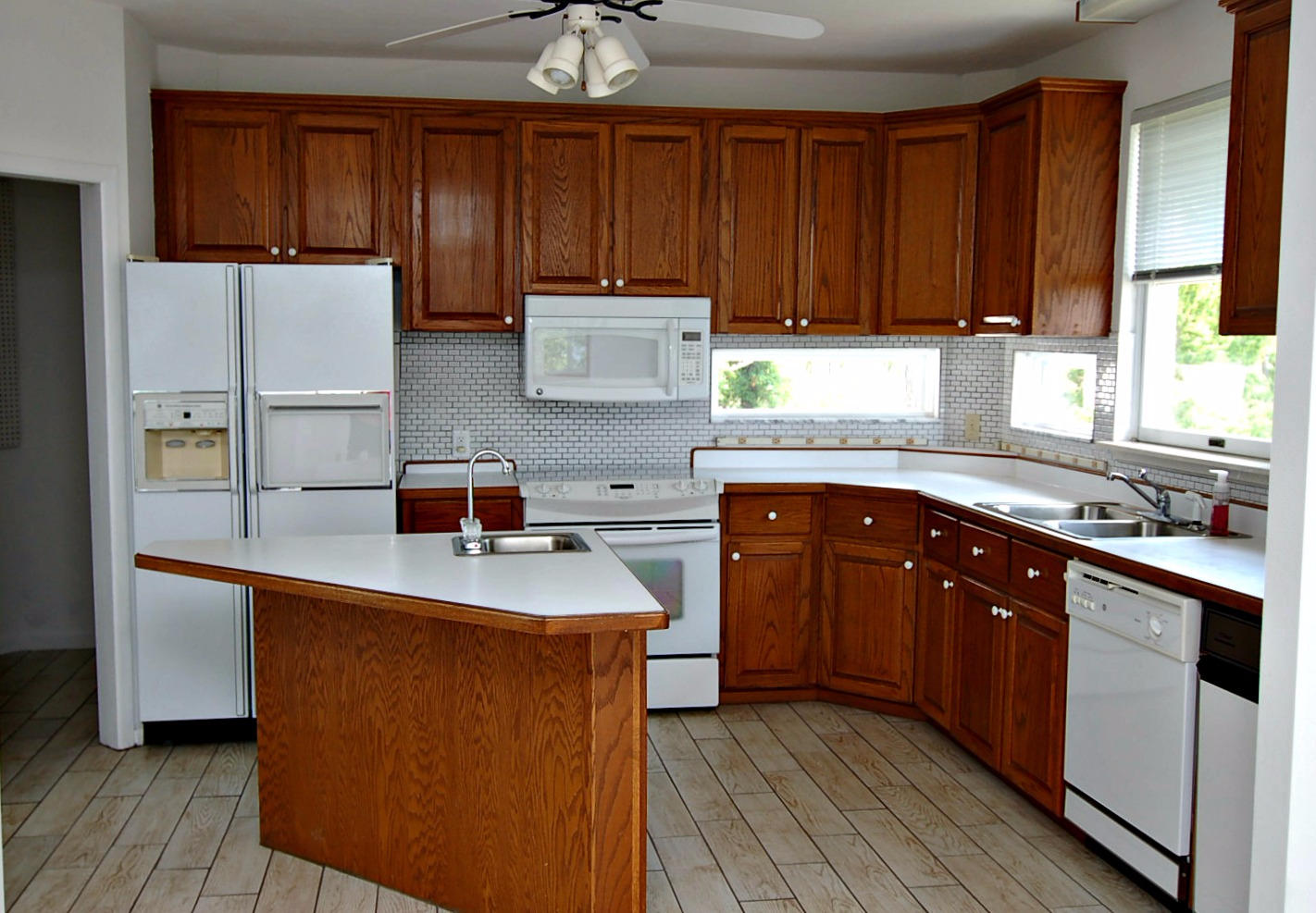 FOREST SHORES - Residential