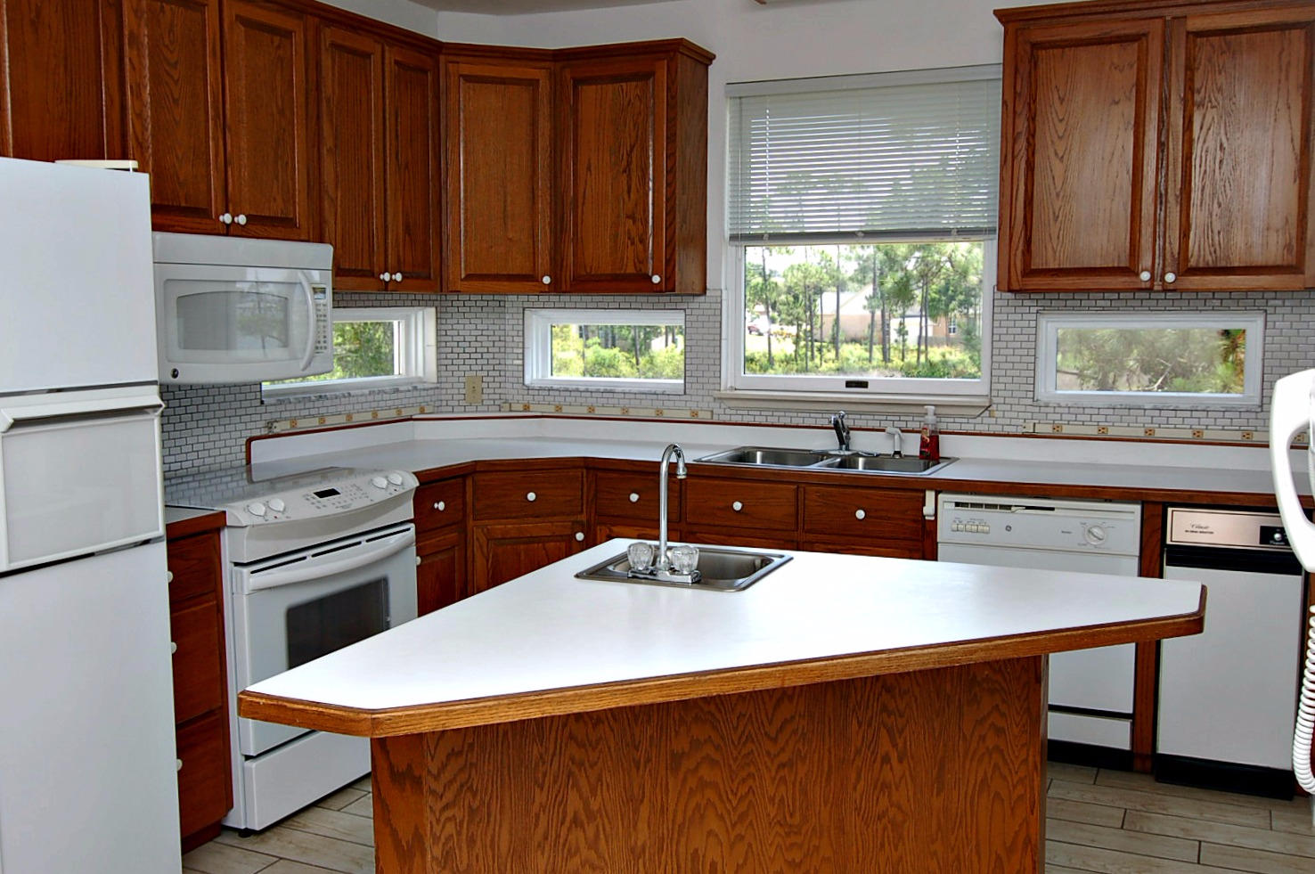 FOREST SHORES - Residential