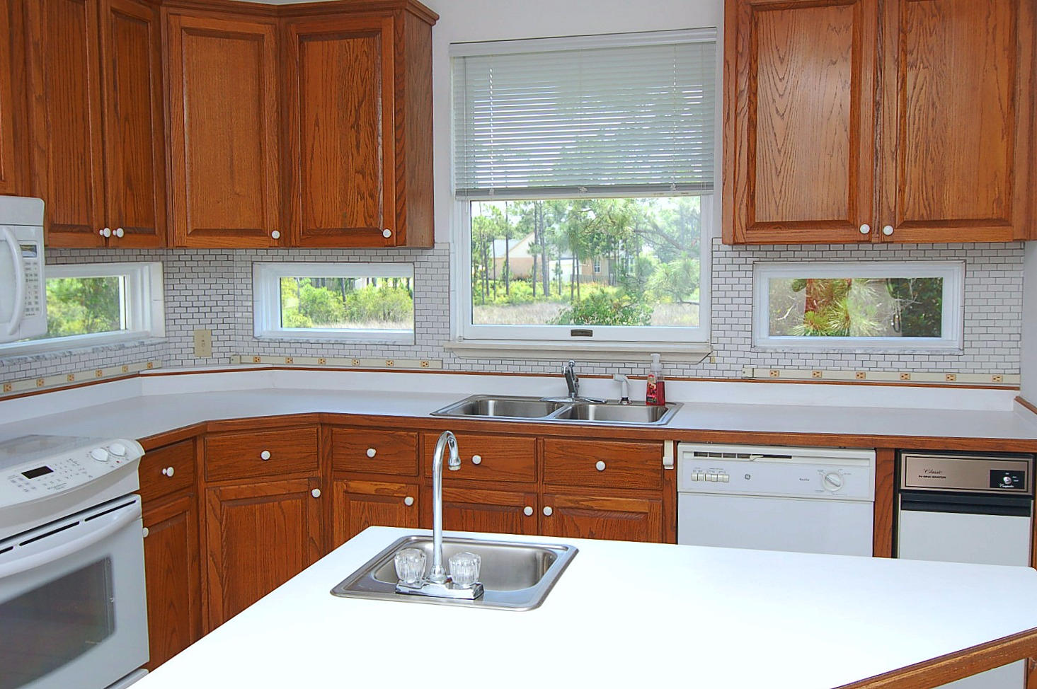 FOREST SHORES - Residential