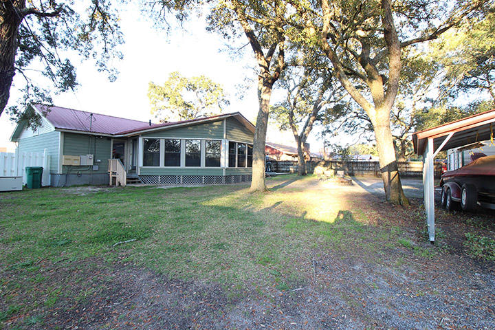 A Parcel in Jet Heights S/D being more particular described as COM SE COR SW1/4 OF NE1/4 N684 FT W73 - Residential