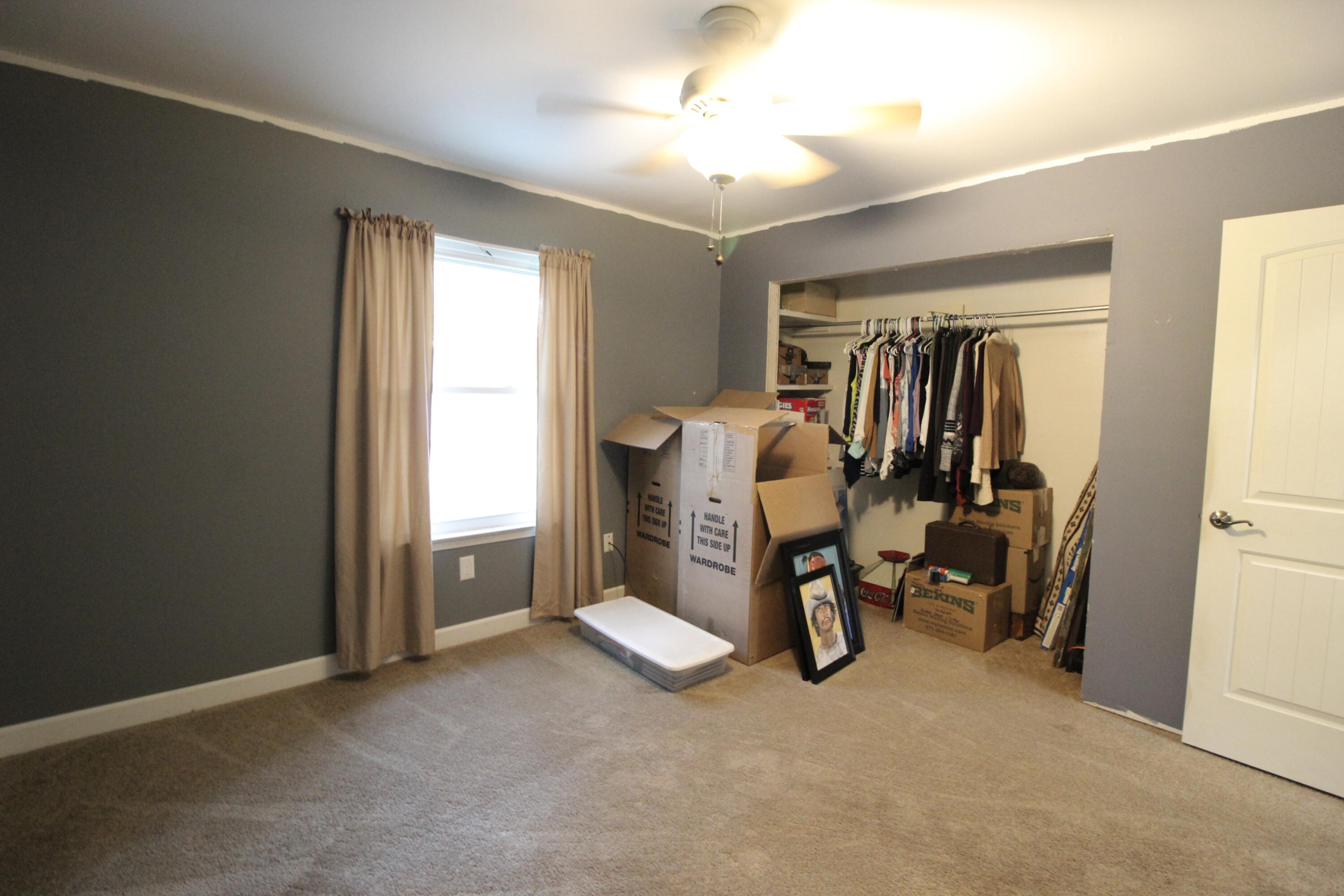 A Parcel in Jet Heights S/D being more particular described as COM SE COR SW1/4 OF NE1/4 N684 FT W73 - Residential