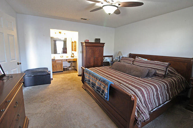 A Parcel in Jet Heights S/D being more particular described as COM SE COR SW1/4 OF NE1/4 N684 FT W73 - Residential