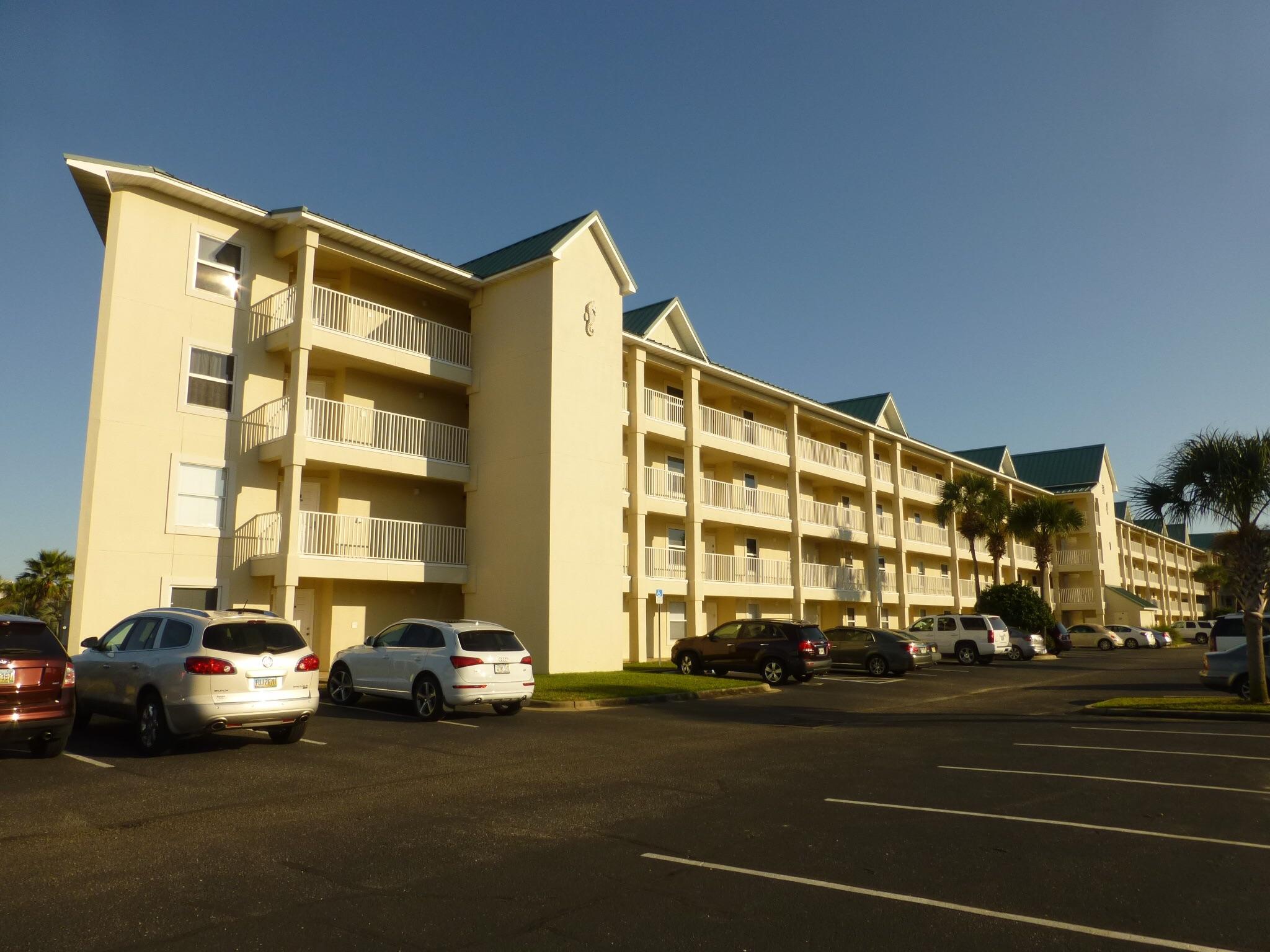 MARAVILLA CONDO 3 - Residential