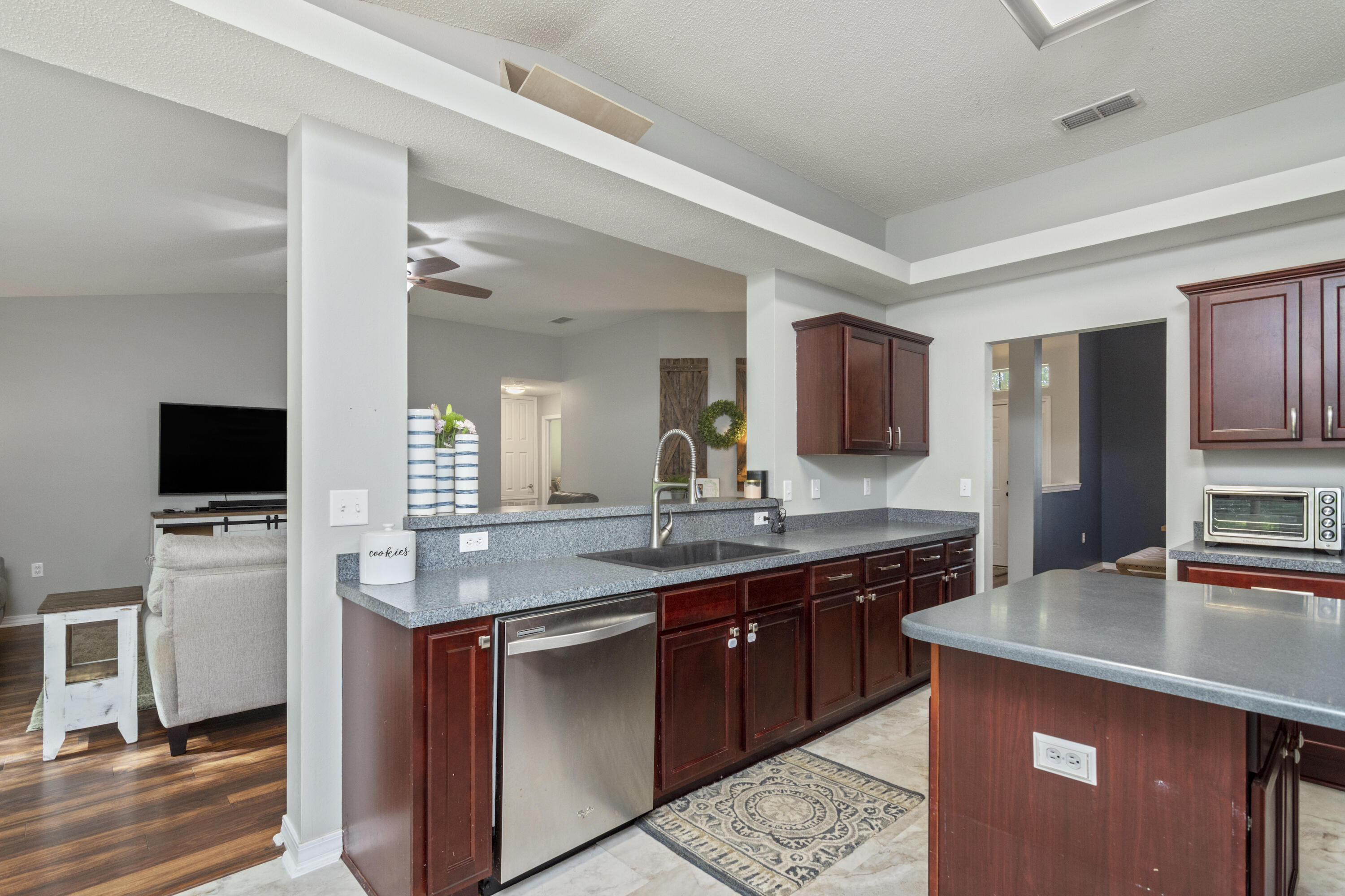 COUNTRYWOOD EST - Residential