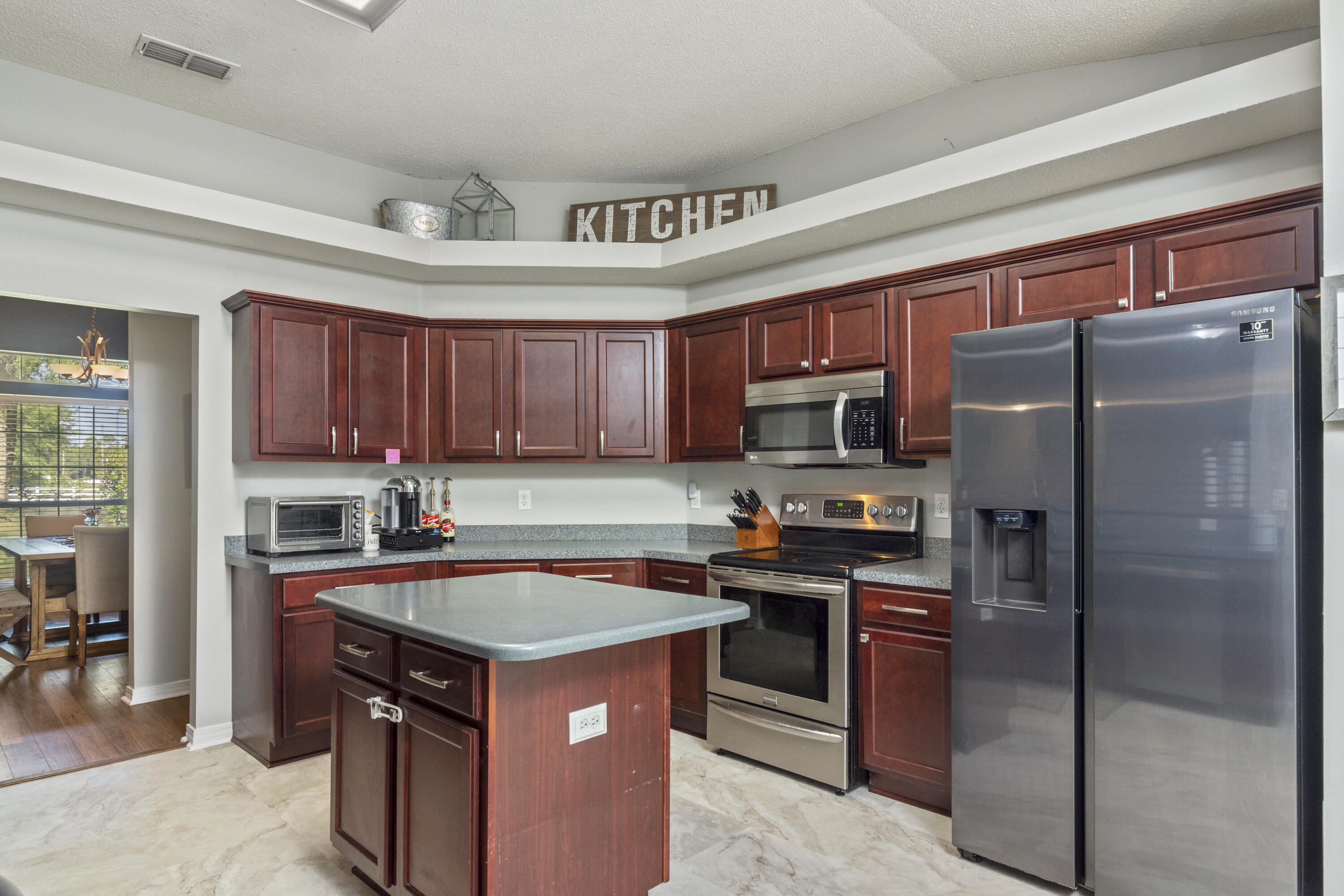 COUNTRYWOOD EST - Residential