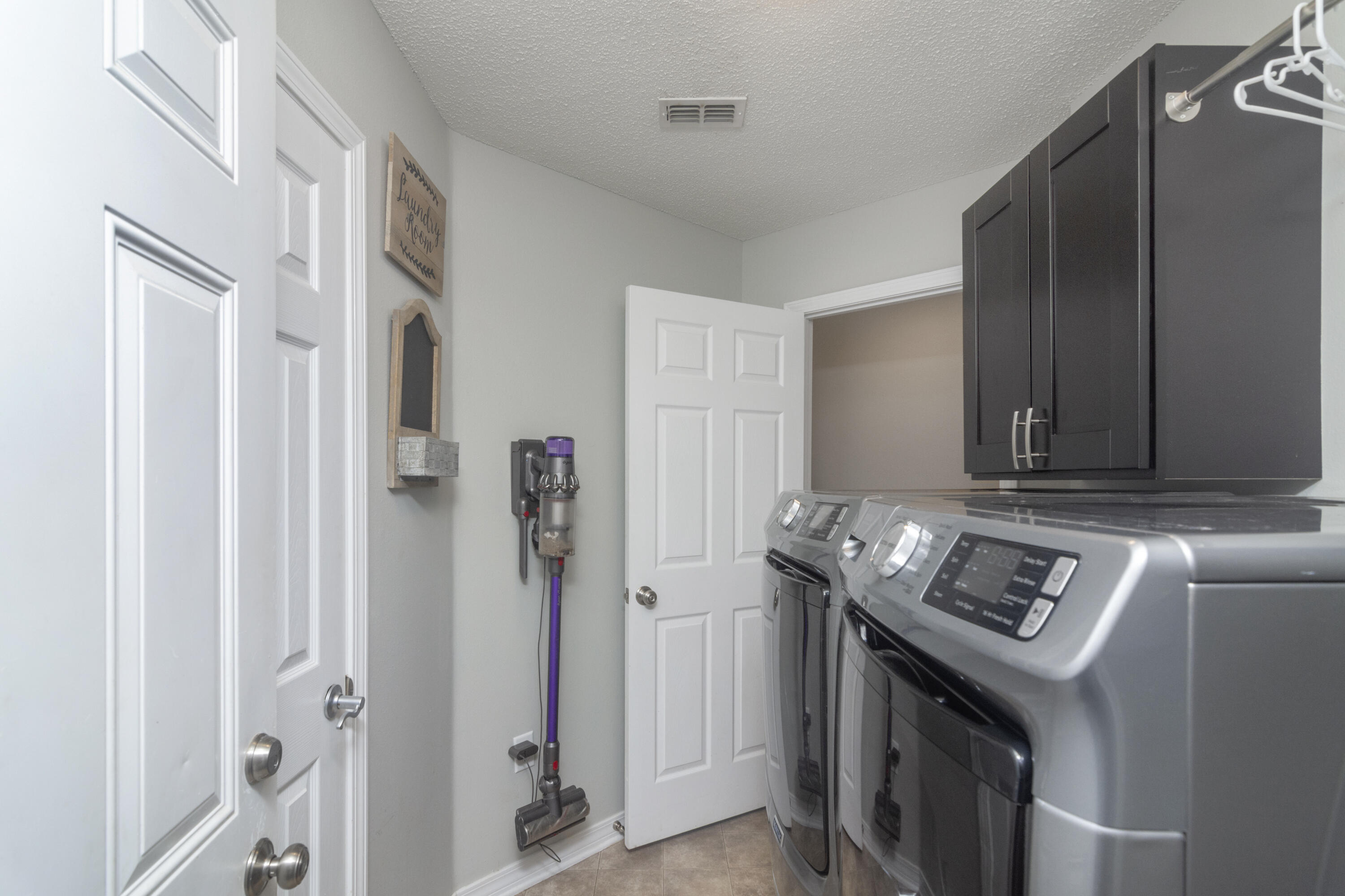 COUNTRYWOOD EST - Residential