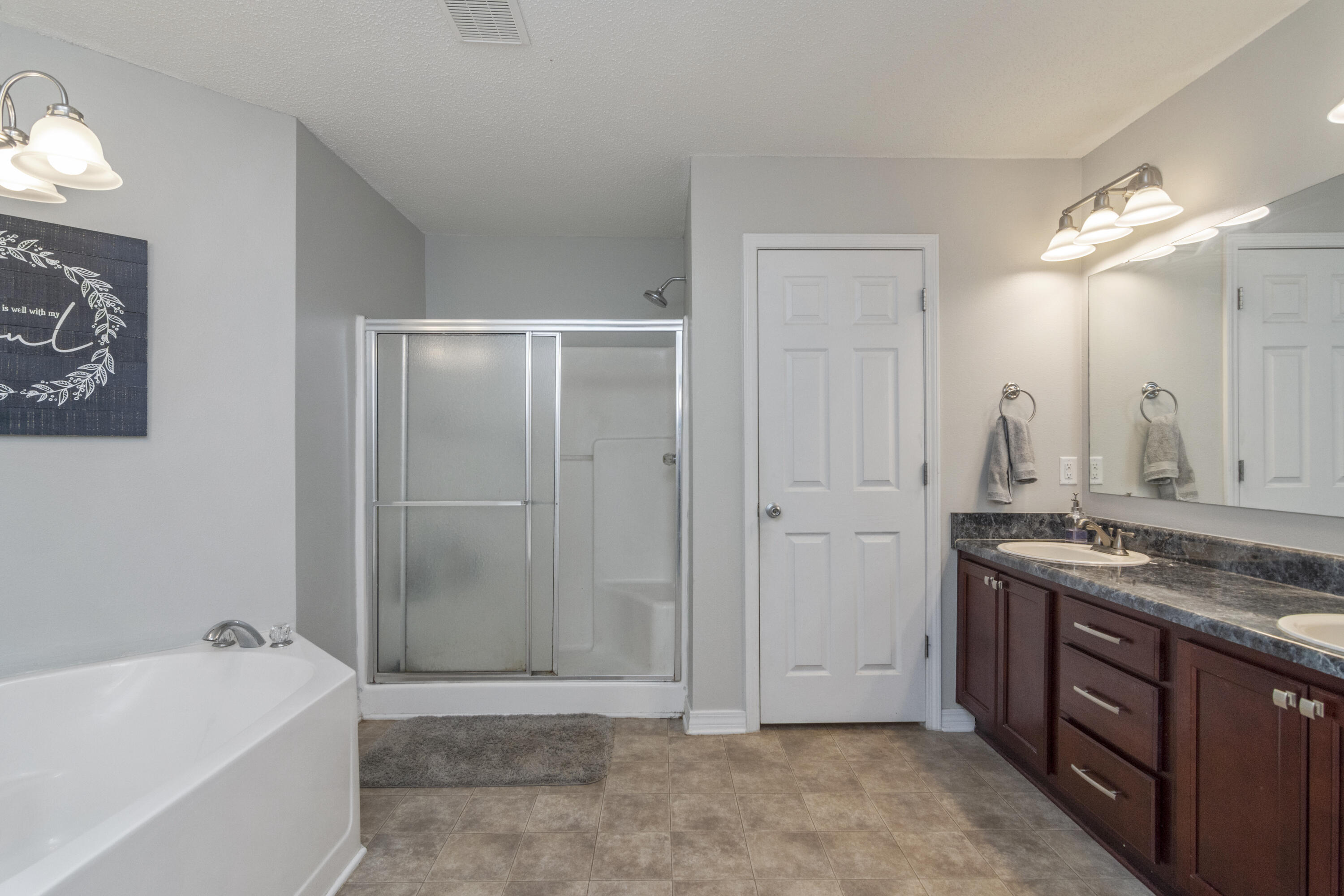 COUNTRYWOOD EST - Residential