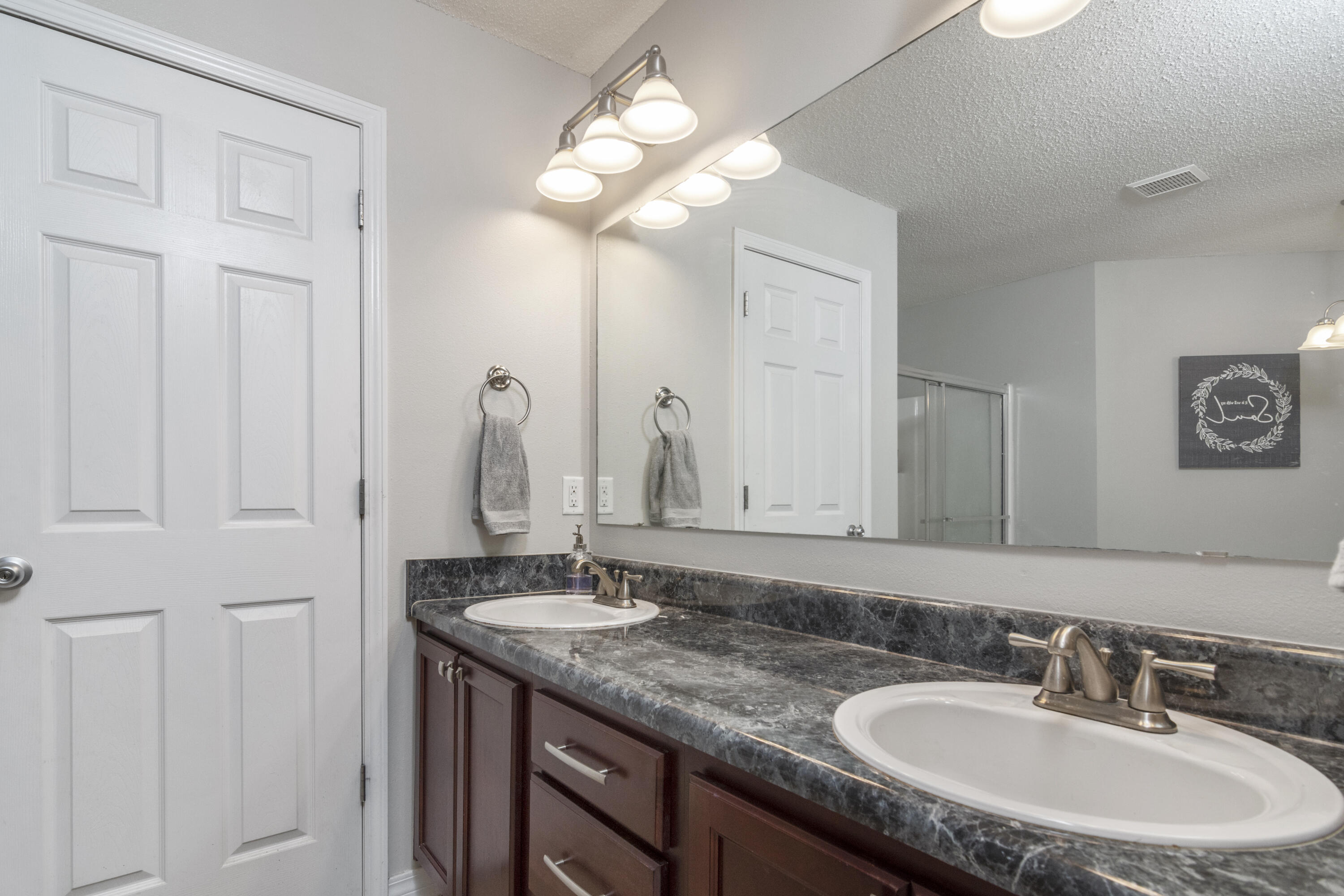 COUNTRYWOOD EST - Residential