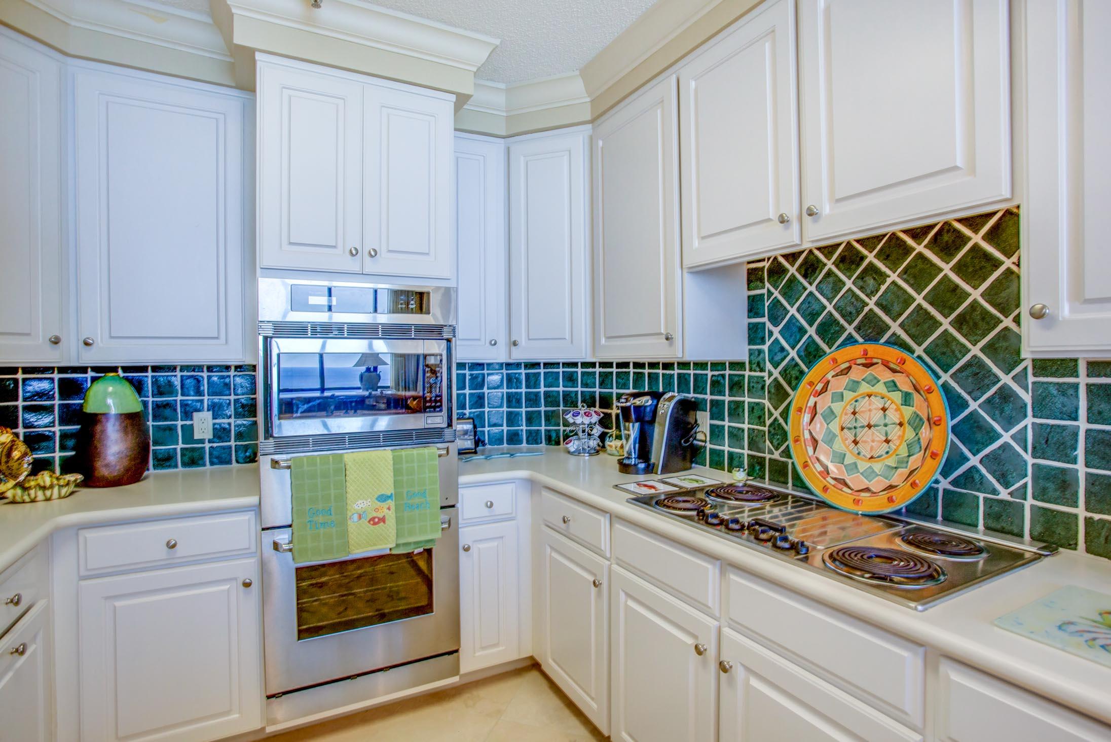 EMERALD TOWERS CONDO - Residential