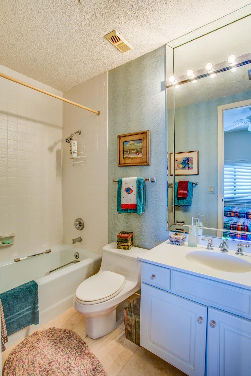 EMERALD TOWERS CONDO - Residential