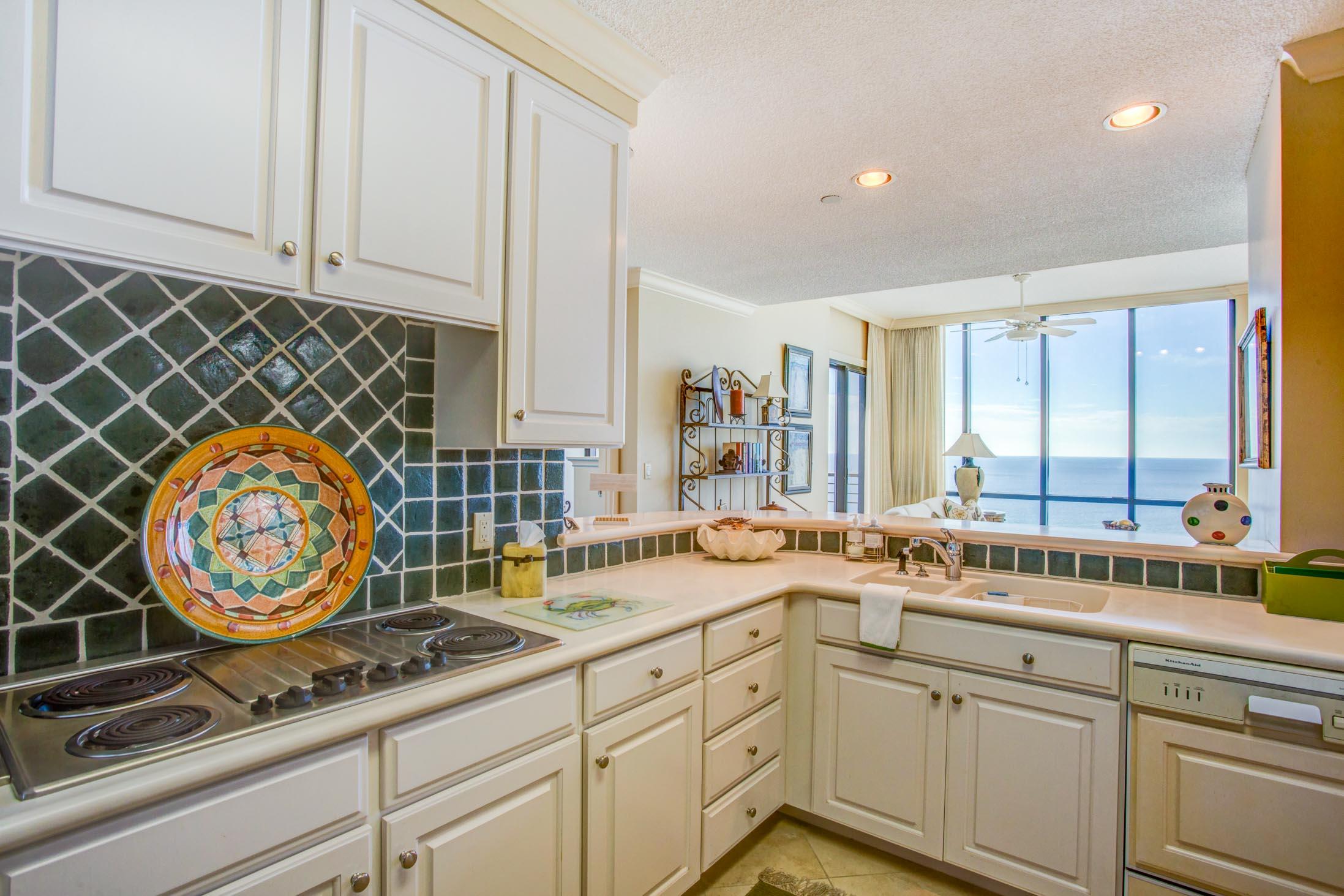 EMERALD TOWERS CONDO - Residential