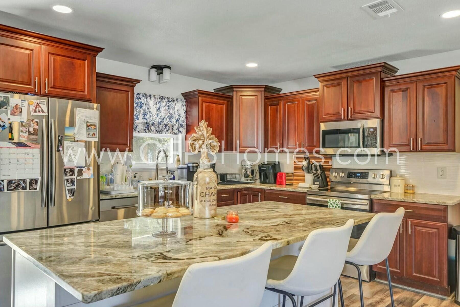 LAKE LORRAINE ESTATES - Residential Lease