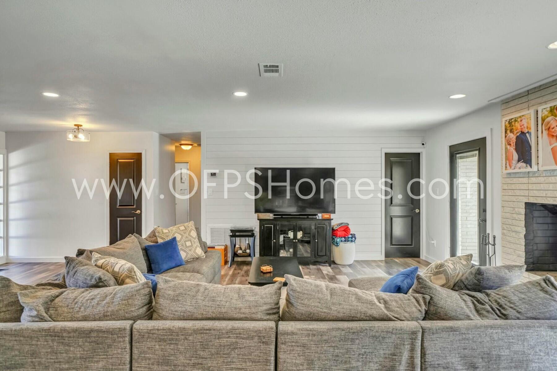 LAKE LORRAINE ESTATES - Residential Lease