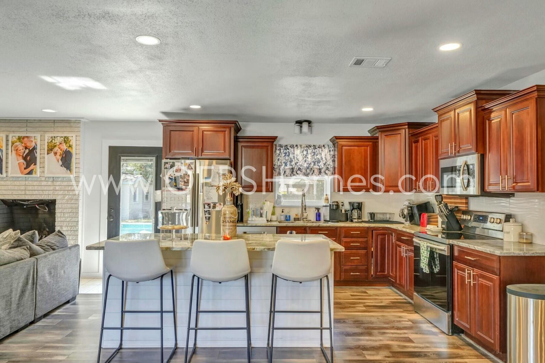 LAKE LORRAINE ESTATES - Residential Lease