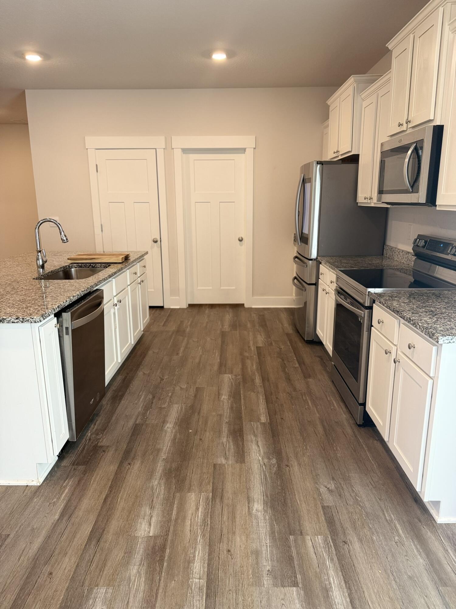 SHOAL RIVER LANDING PHASE 2A - Residential Lease