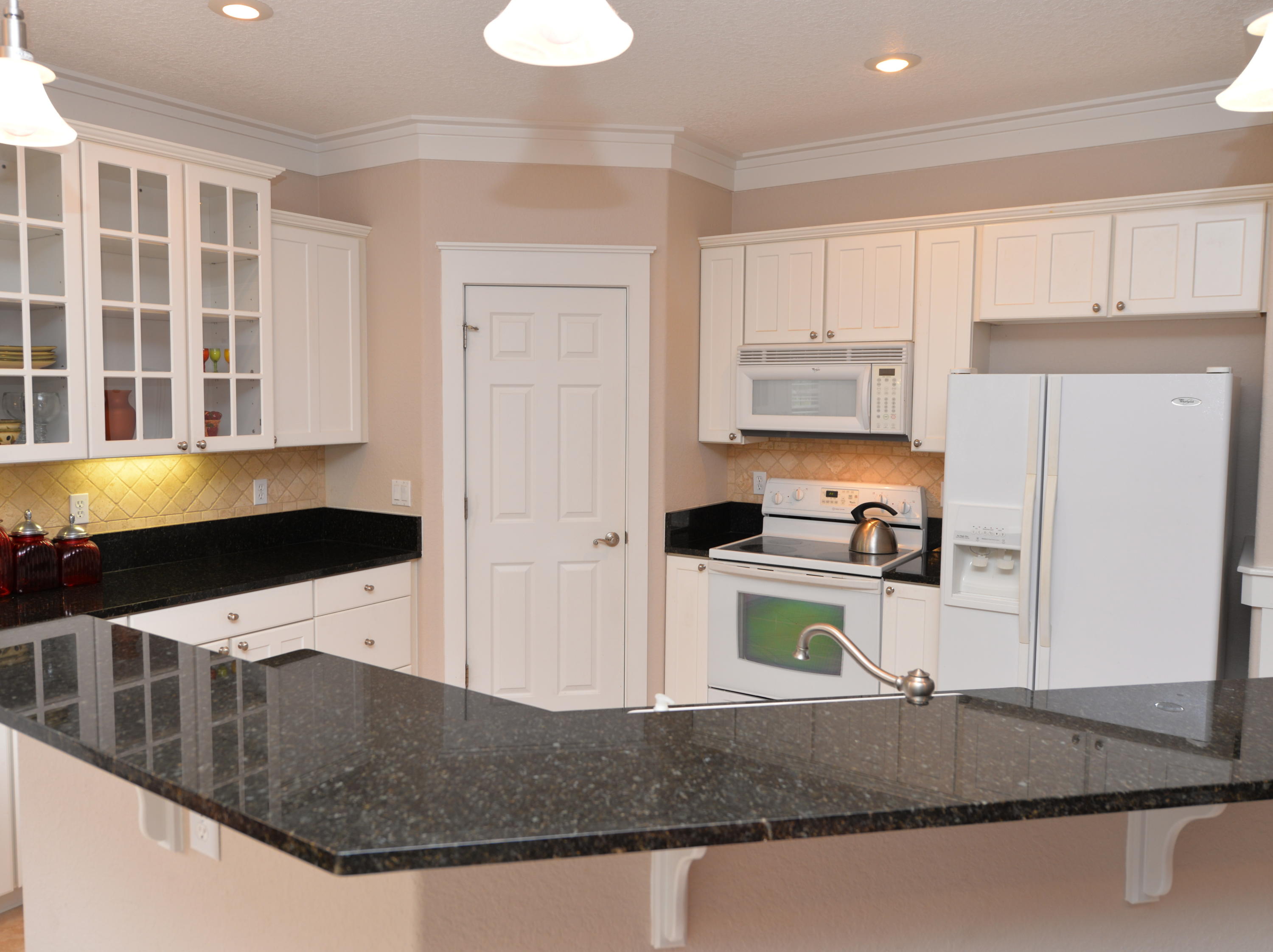 EMERALD WATERS VILLAGE - Residential