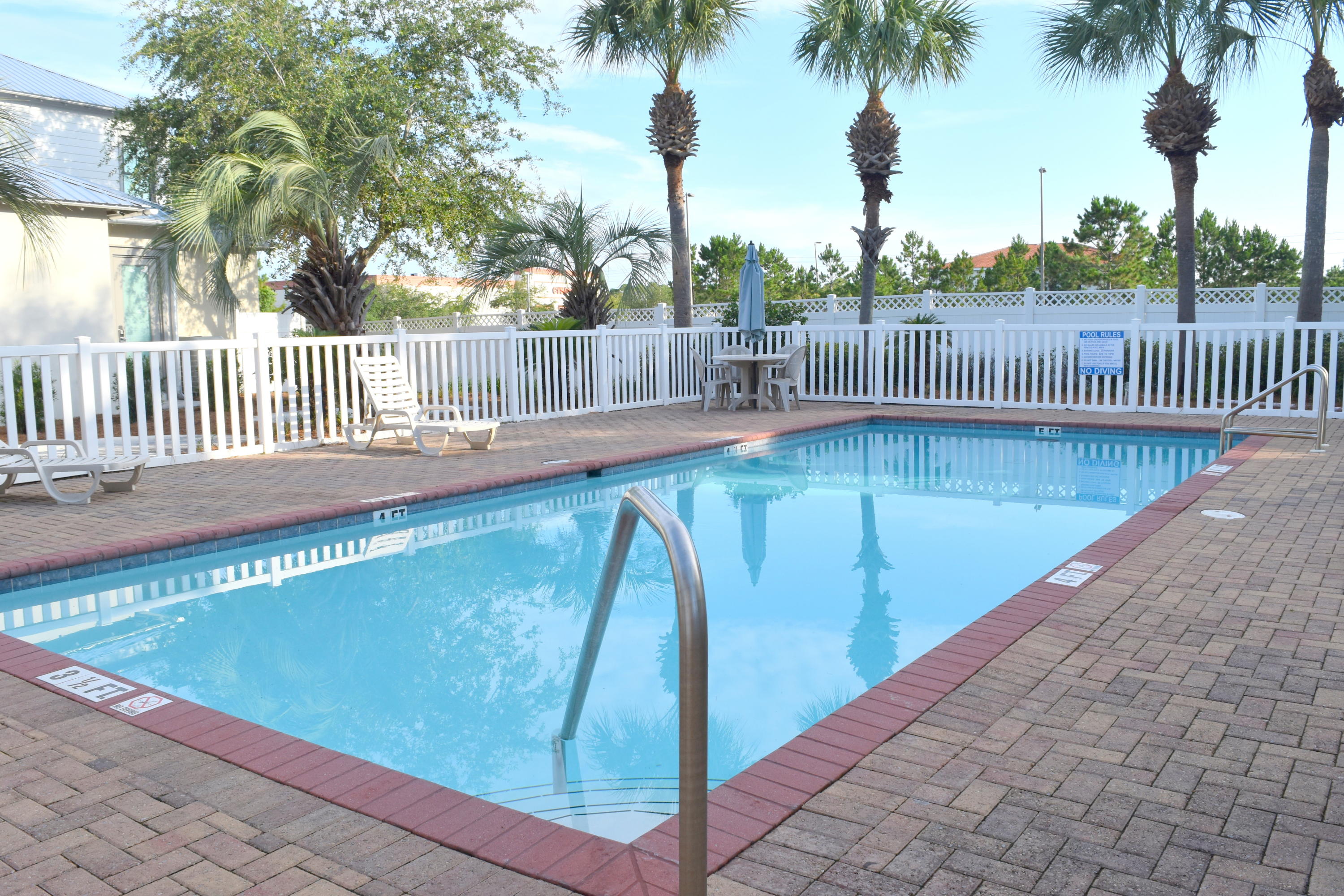 EMERALD WATERS VILLAGE - Residential