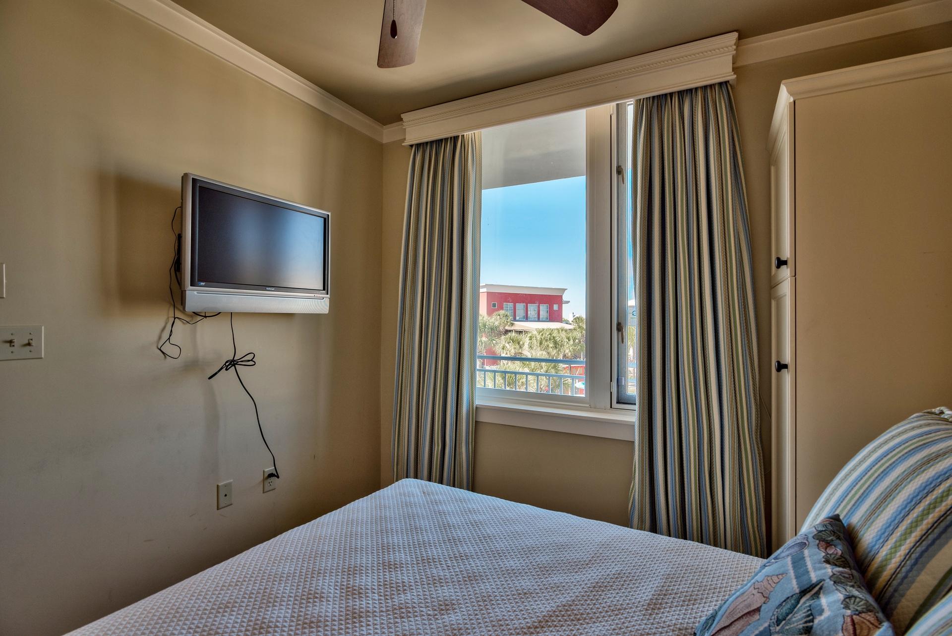 SIX PALMS - Residential